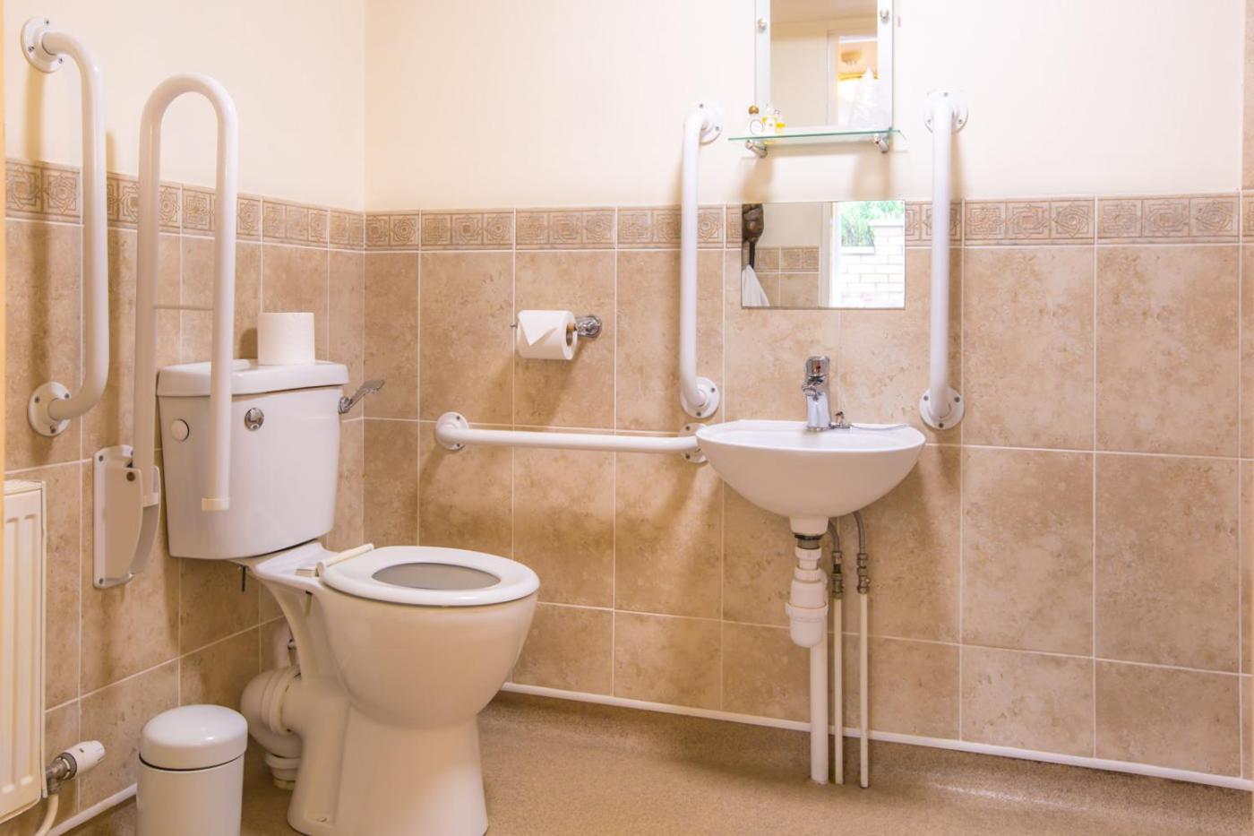 Double Room - Disability Access photo 3