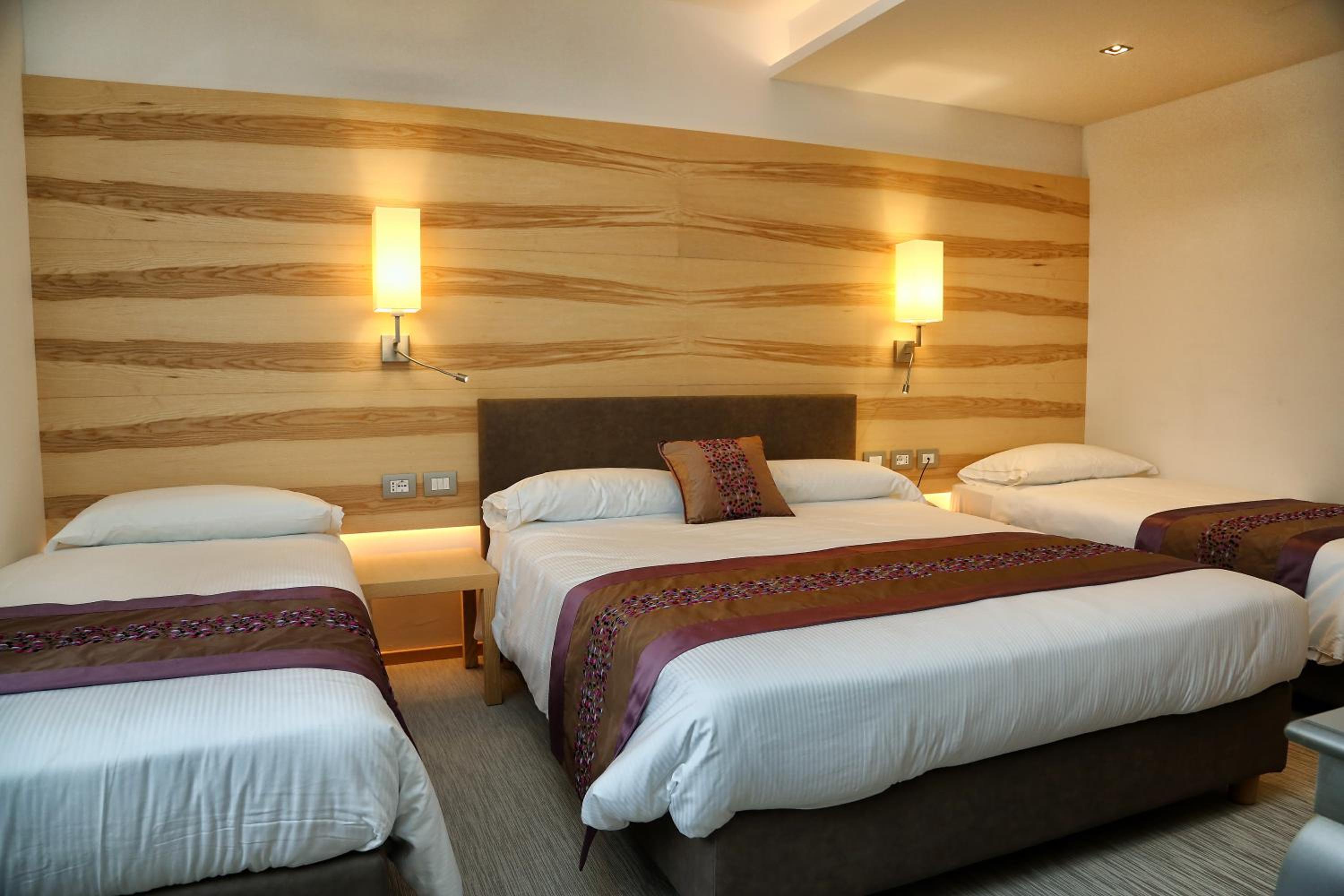 Quadruple Room with Terrace photo 2
