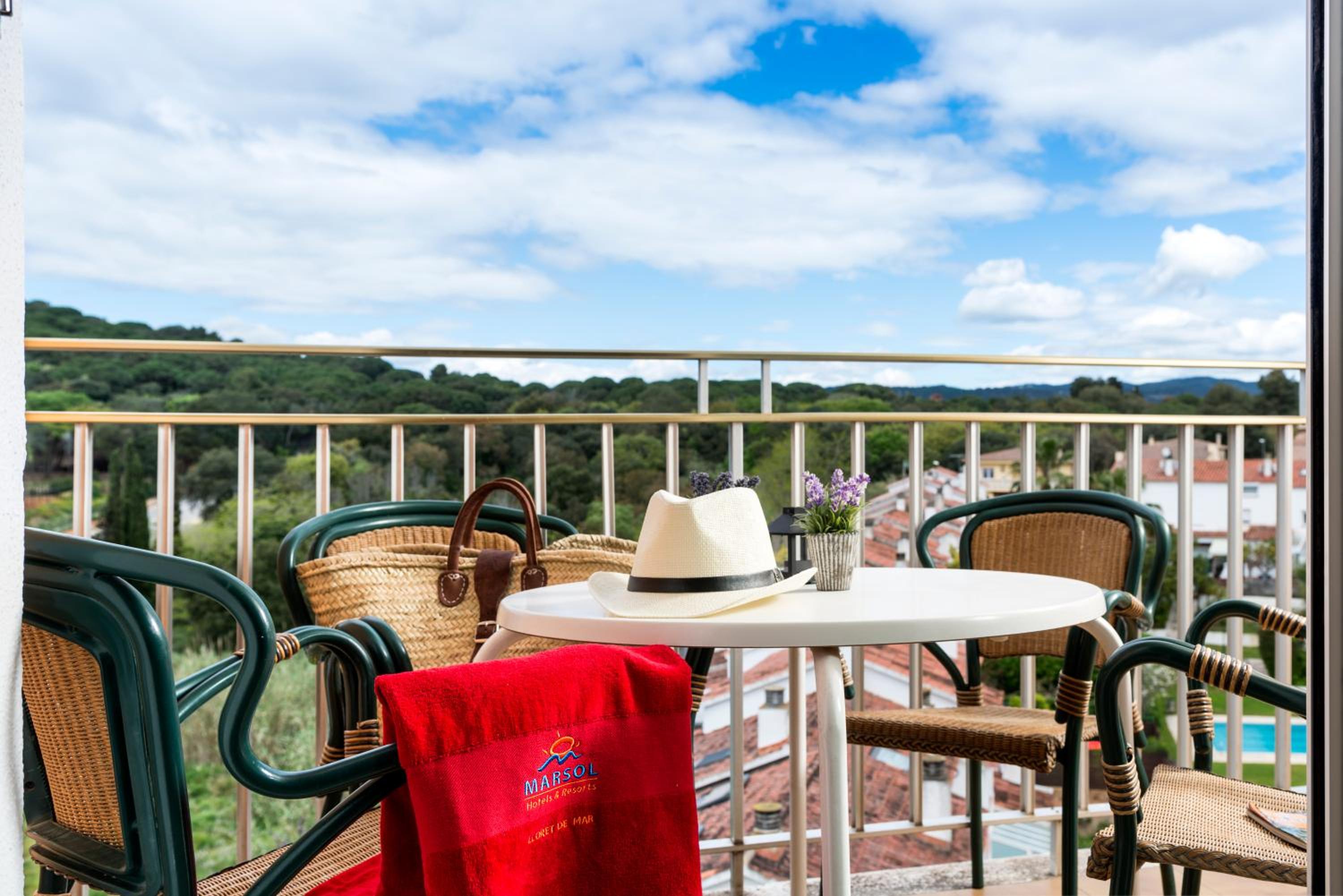 One-Bedroom Apartment with Balcony (2 - 4 Adults) - Photo 10