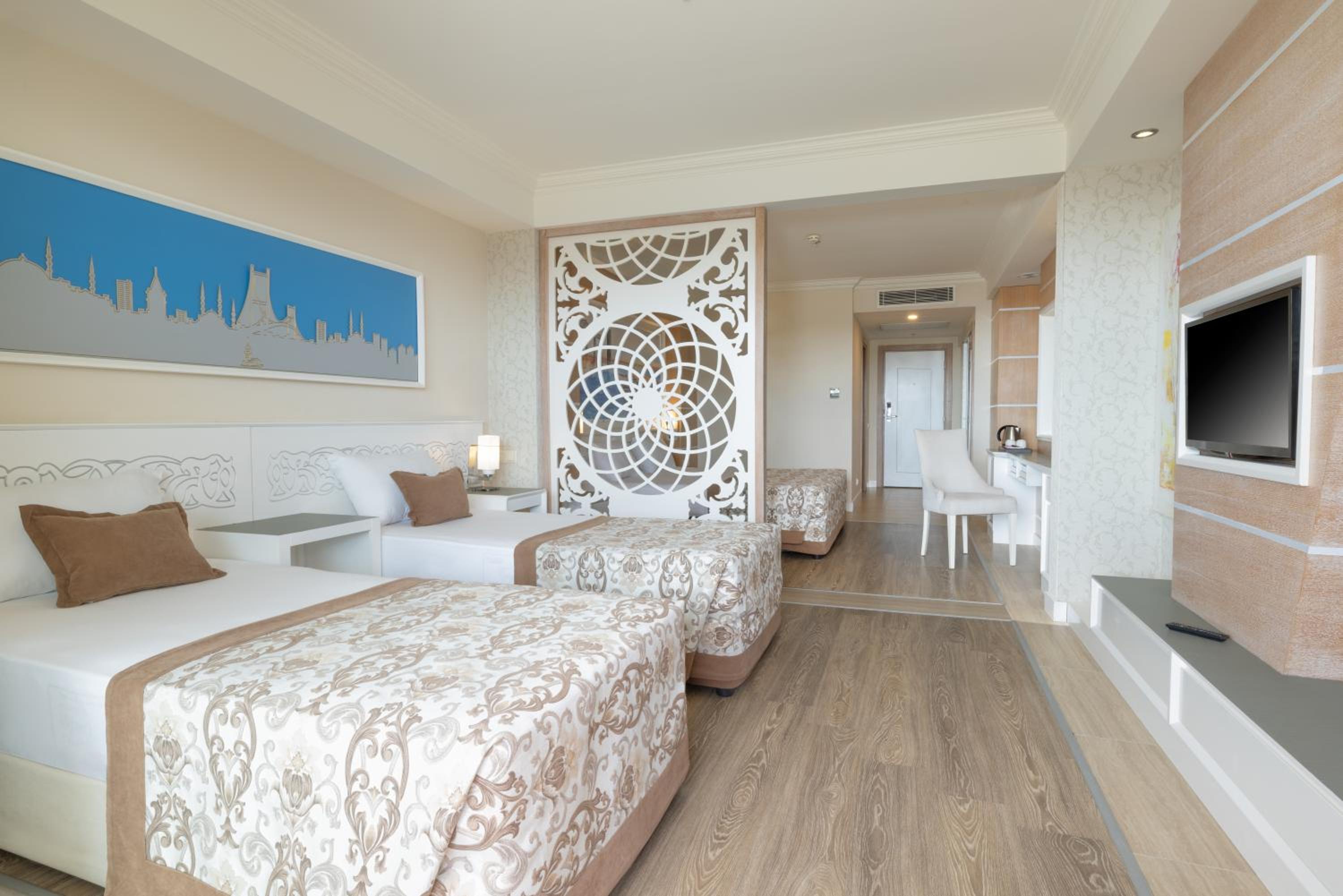 Large Double or Twin Room photo 3