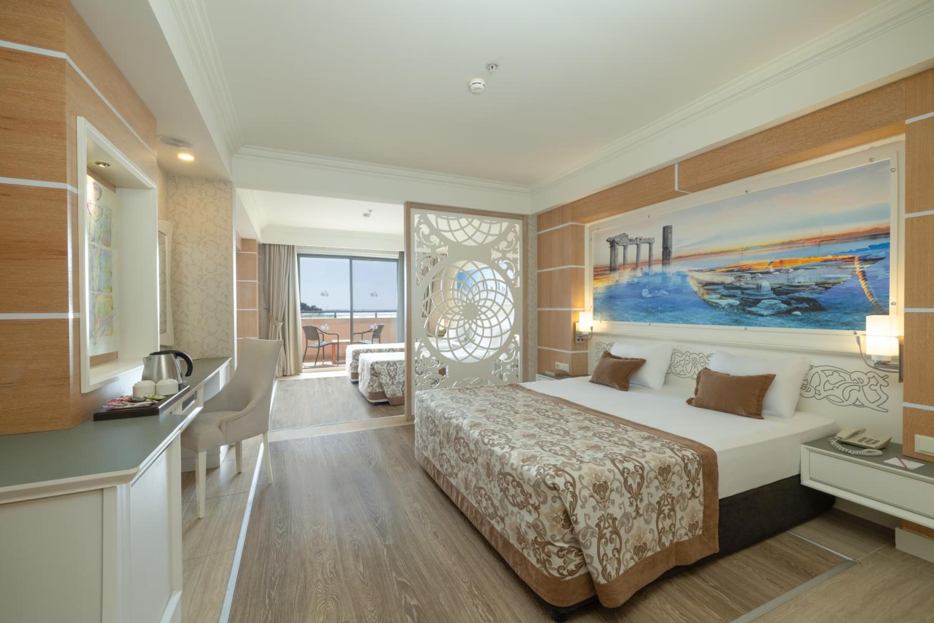 Large Double or Twin Room photo 2