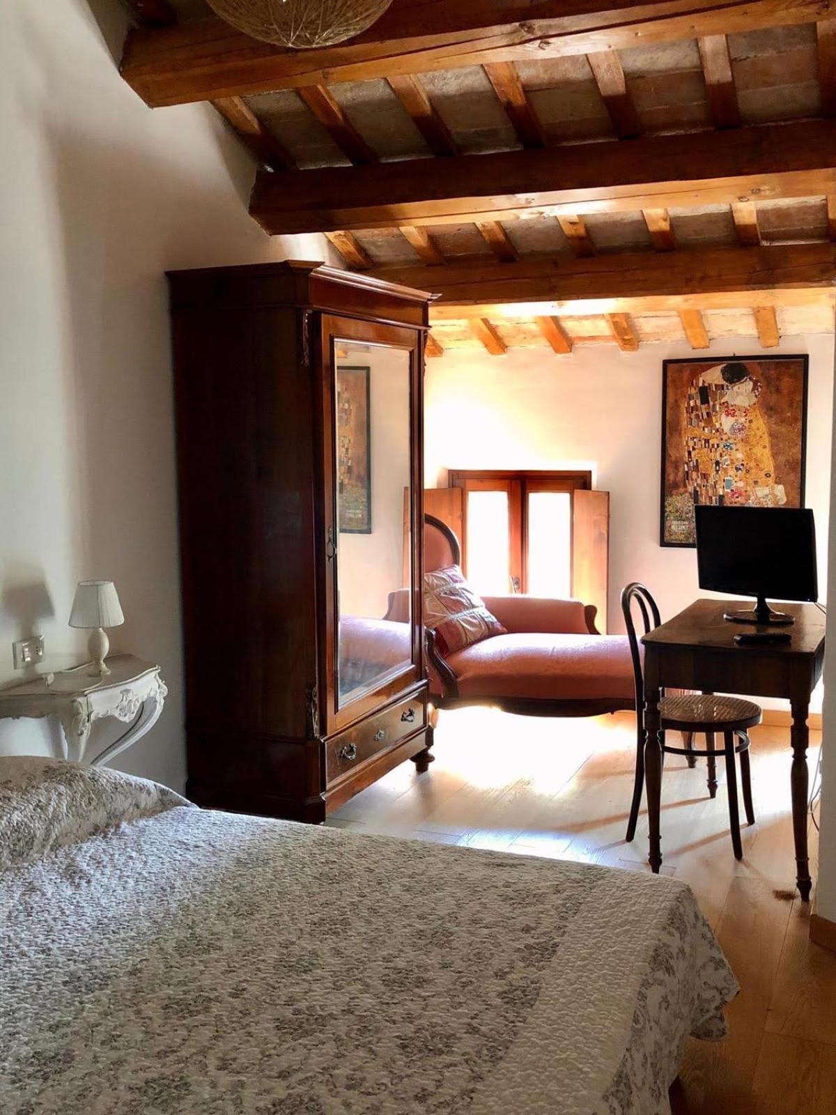 Deluxe Double Room (2 Adults + 1 Child) photo 1