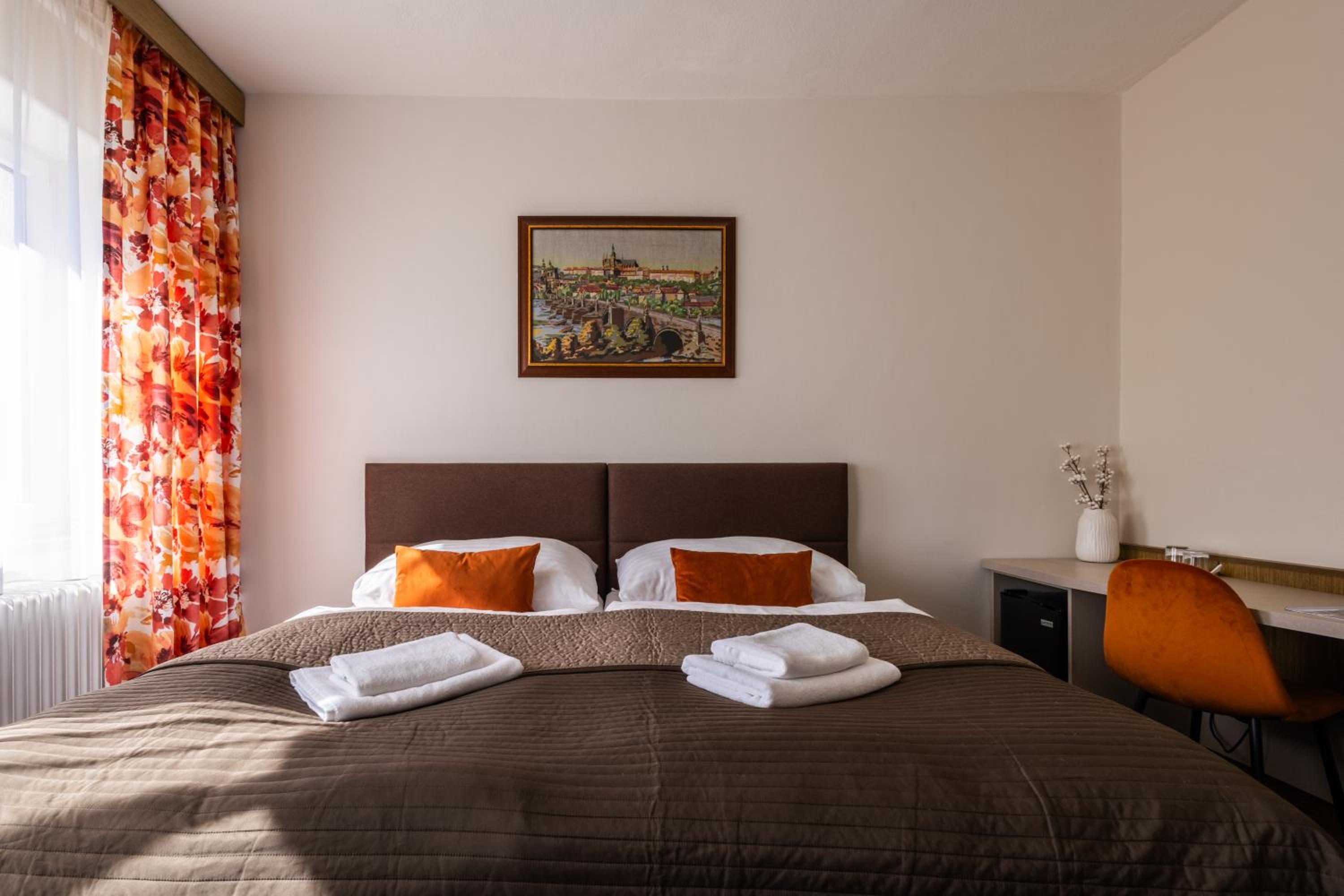 Double Room with Extra Bed photo 1