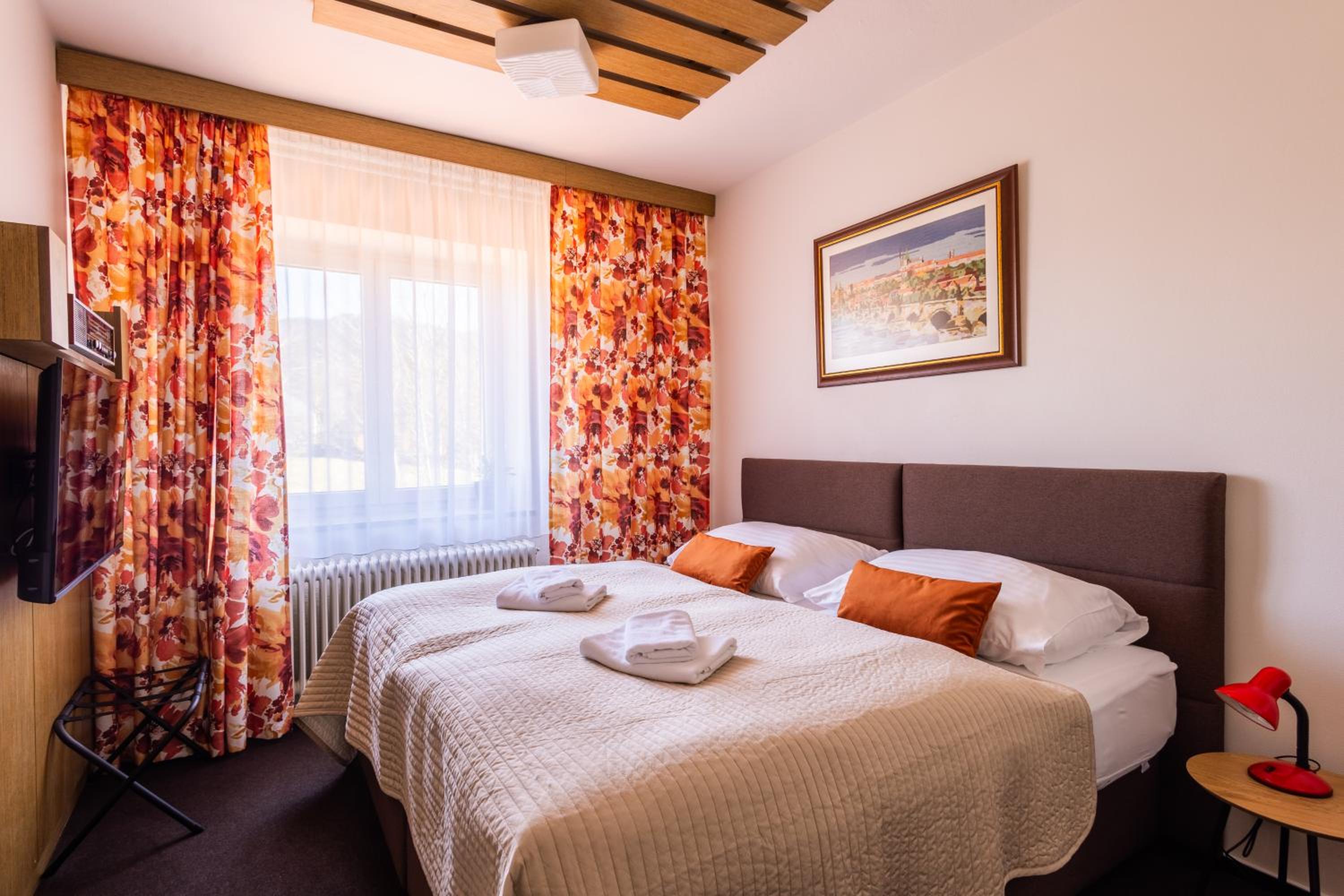 Double Room with Extra Bed photo 2