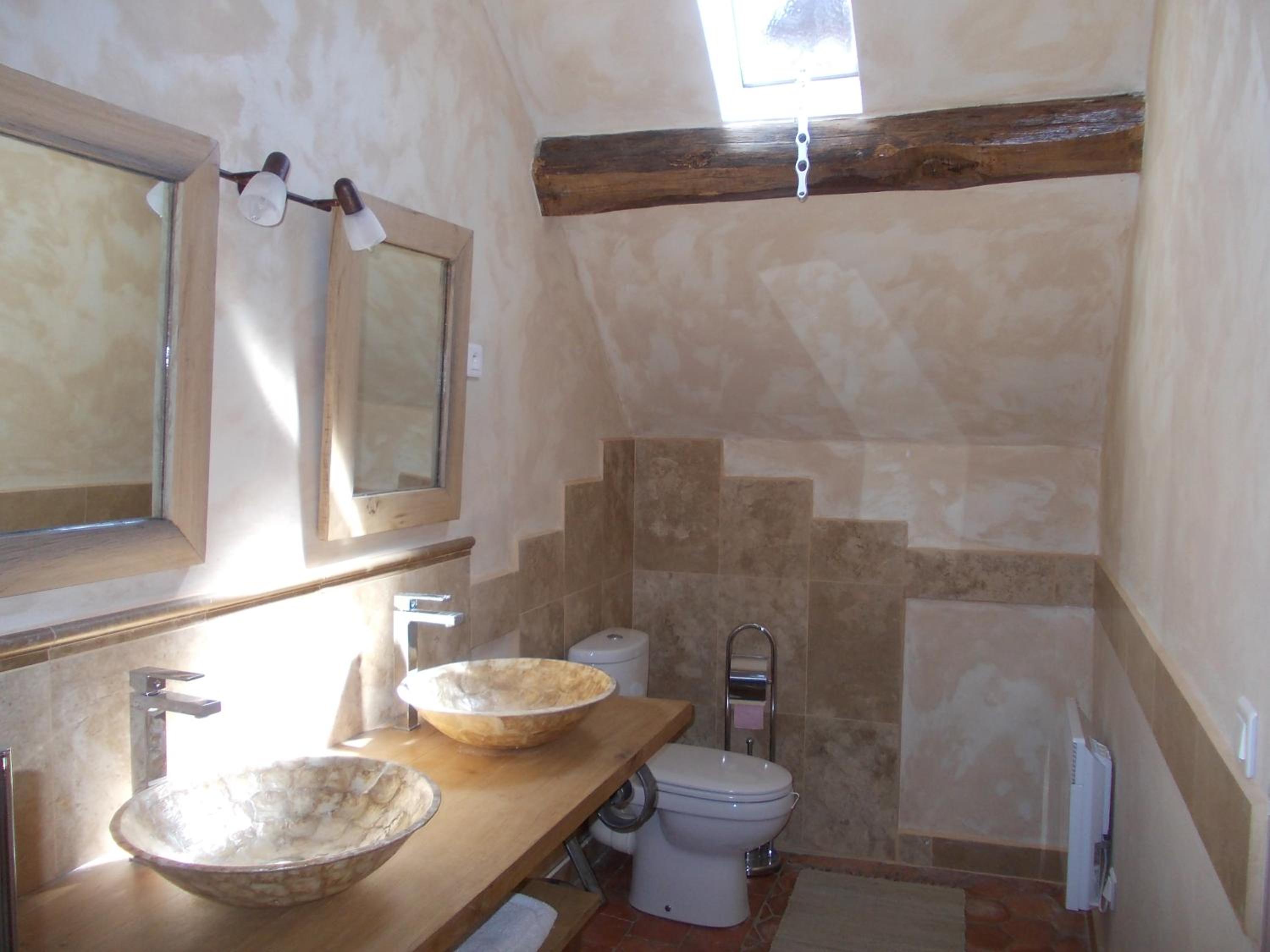 Family Room with Private Bathroom photo 2