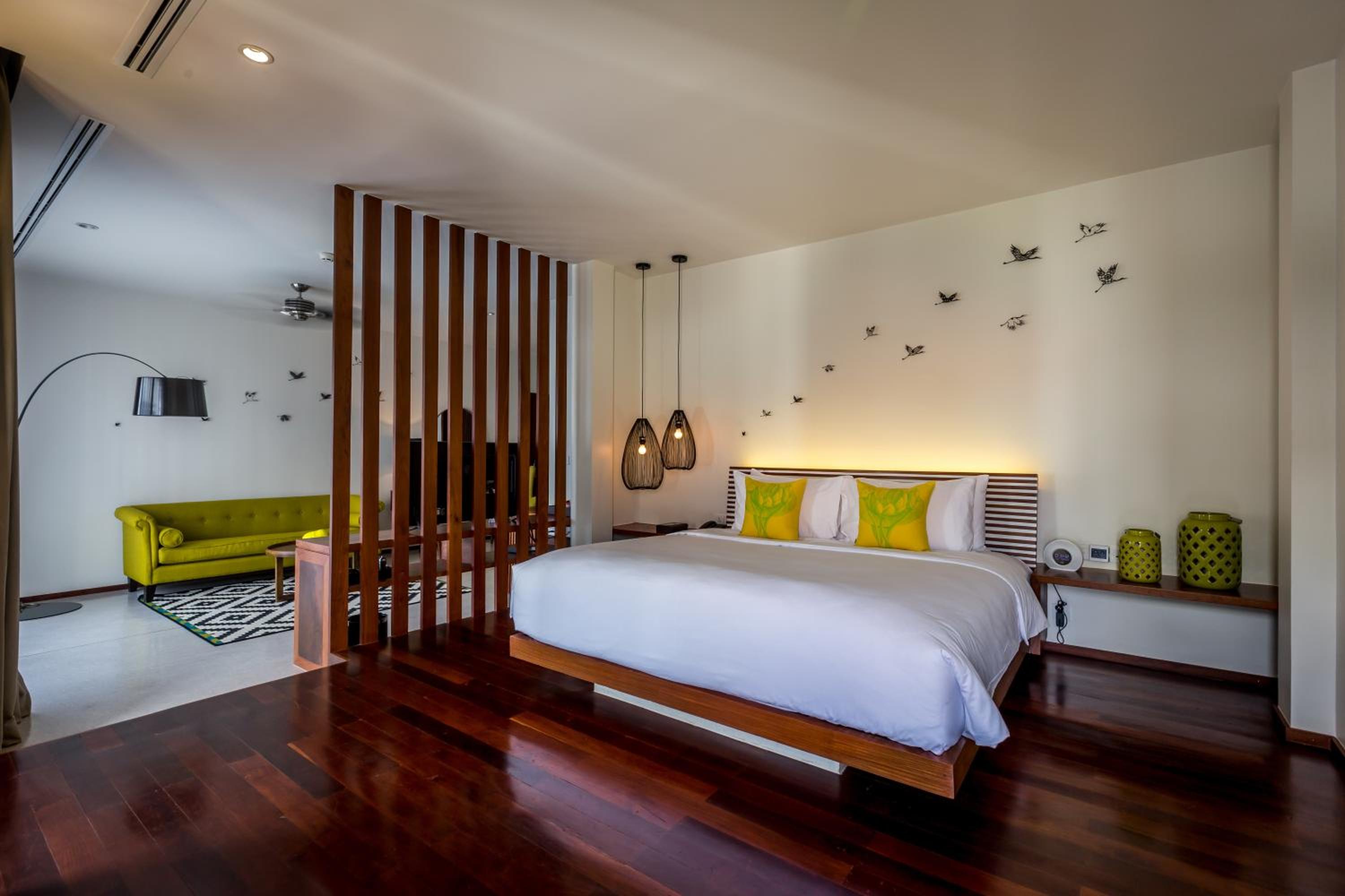 Sarus Crane Suite - Photo 2