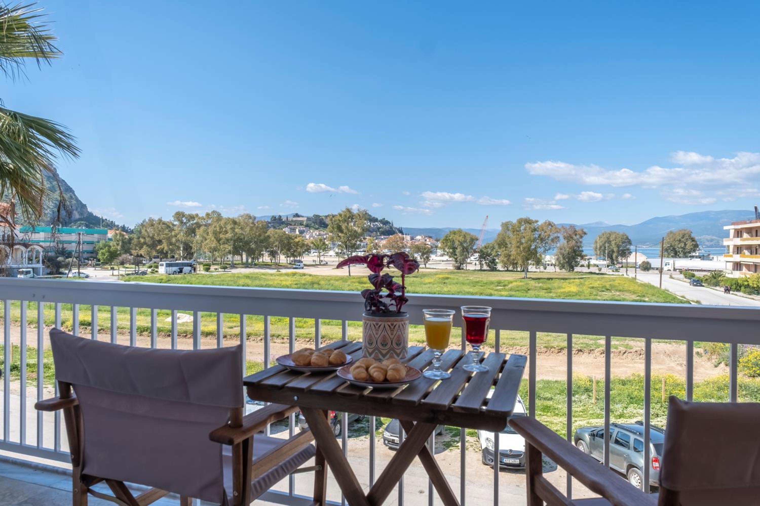 Two-Bedroom Deluxe Apartment with Balcony