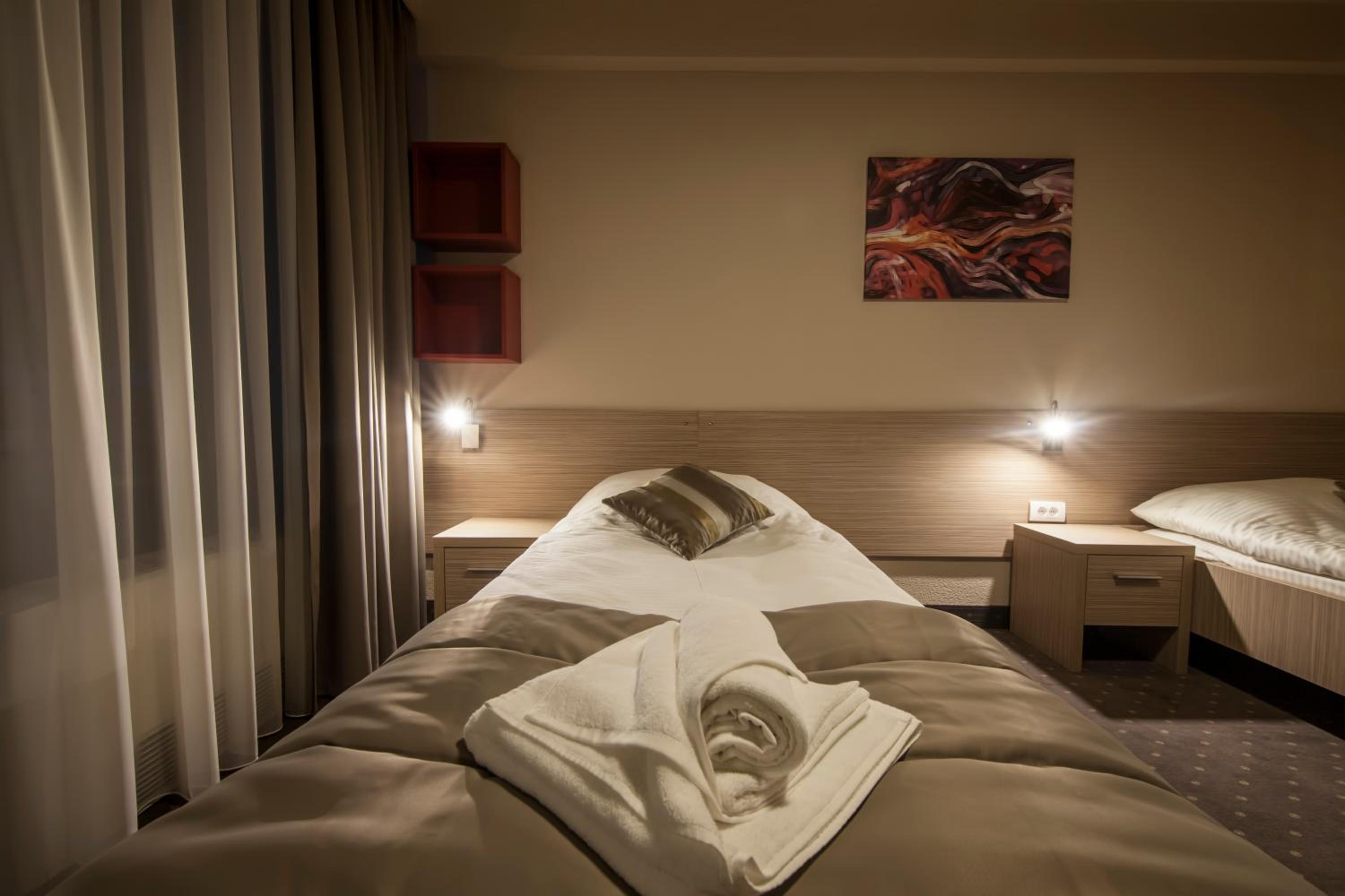 Twin Room - Photo 1