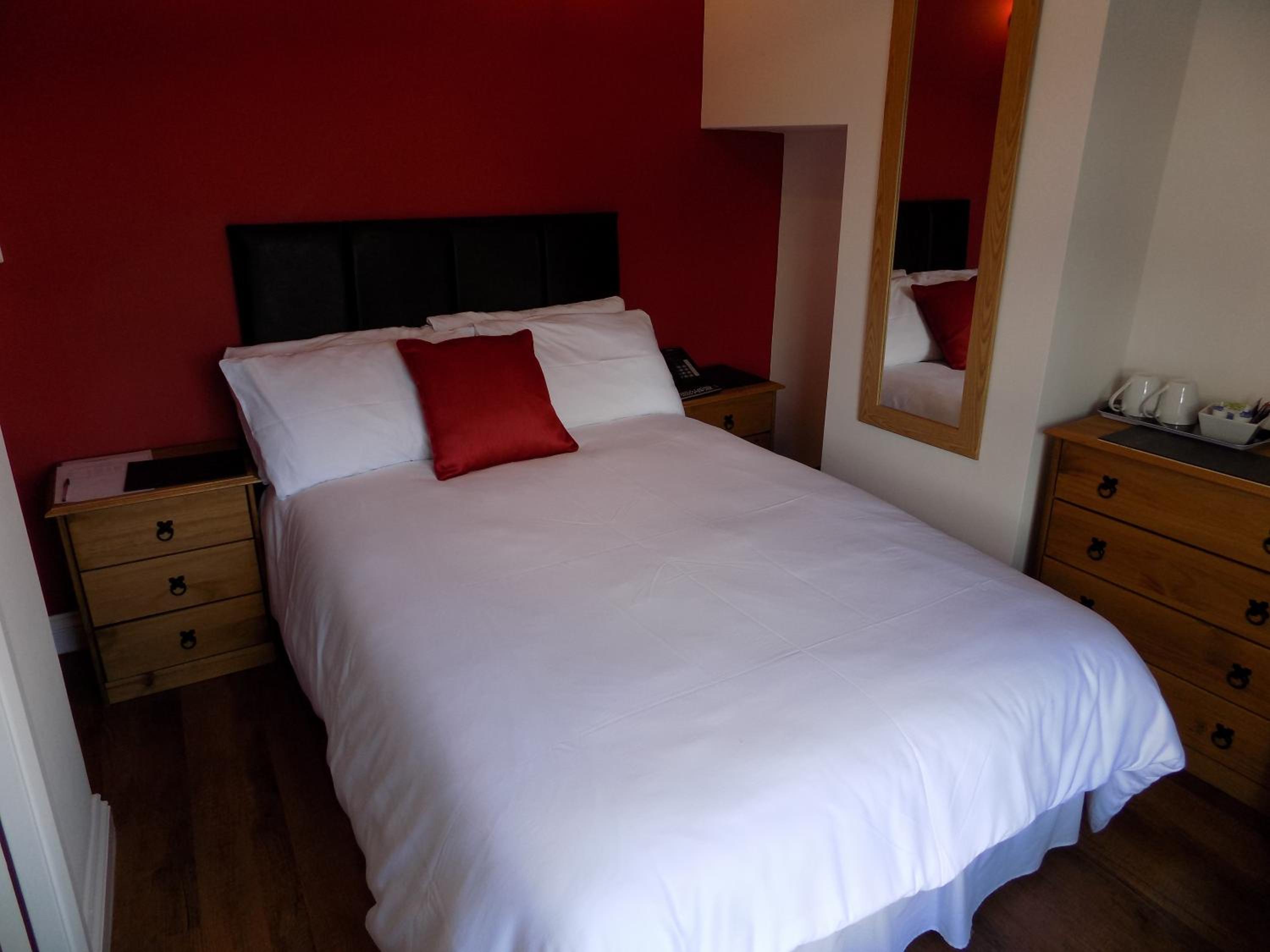 Small Double Room photo 1