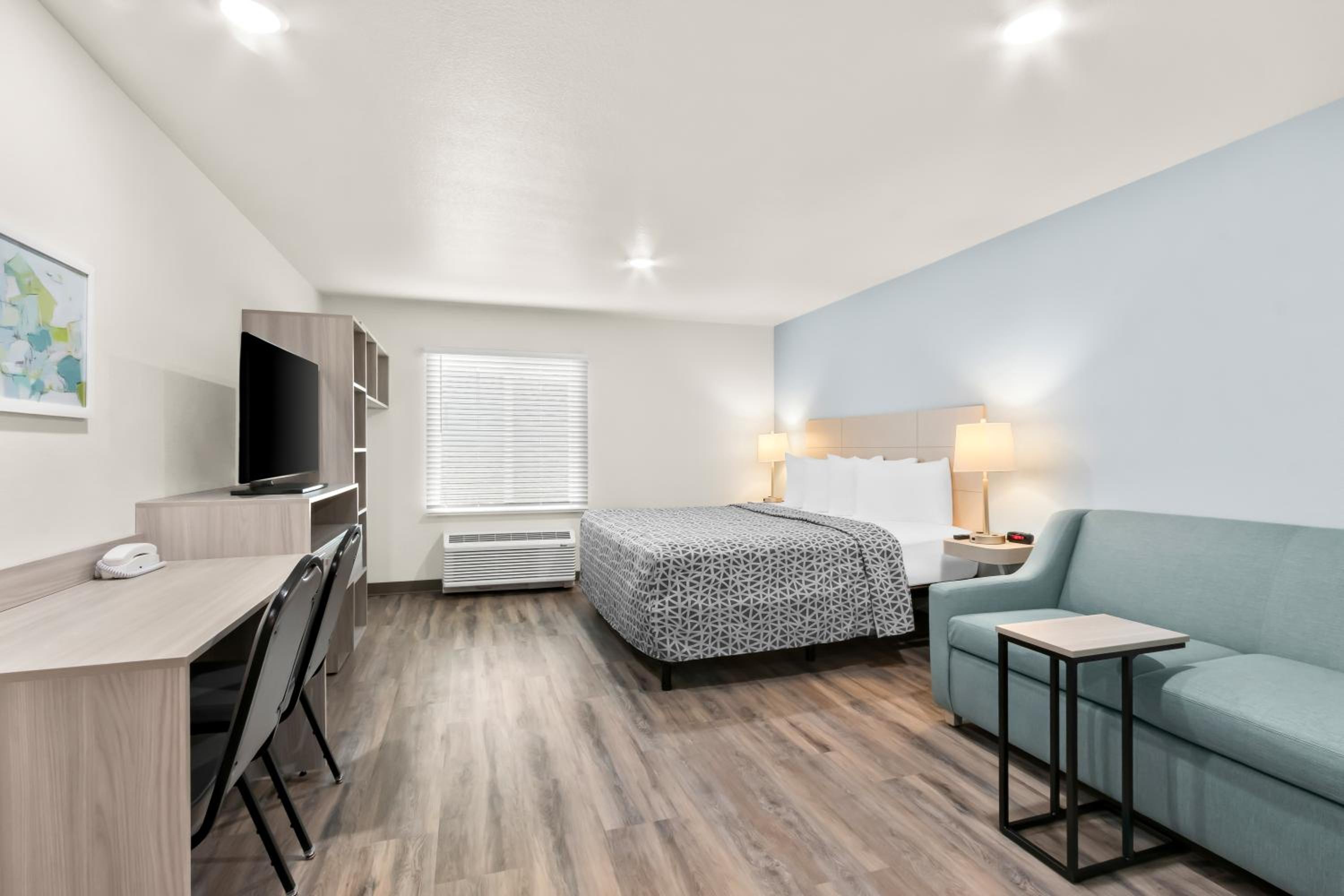 King Room with Sofa - Disability Access/Non Smoking photo 1
