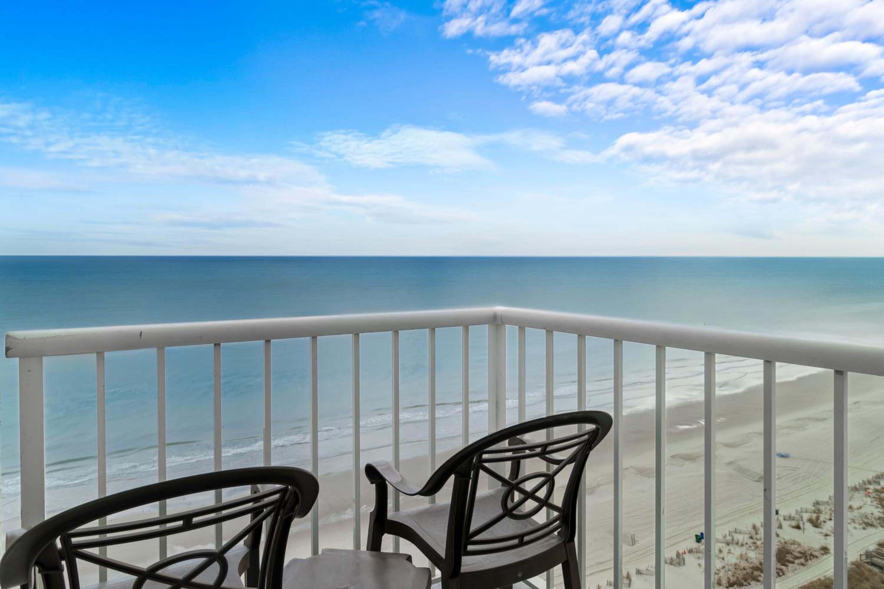 Oceanfront King Room - Photo 5