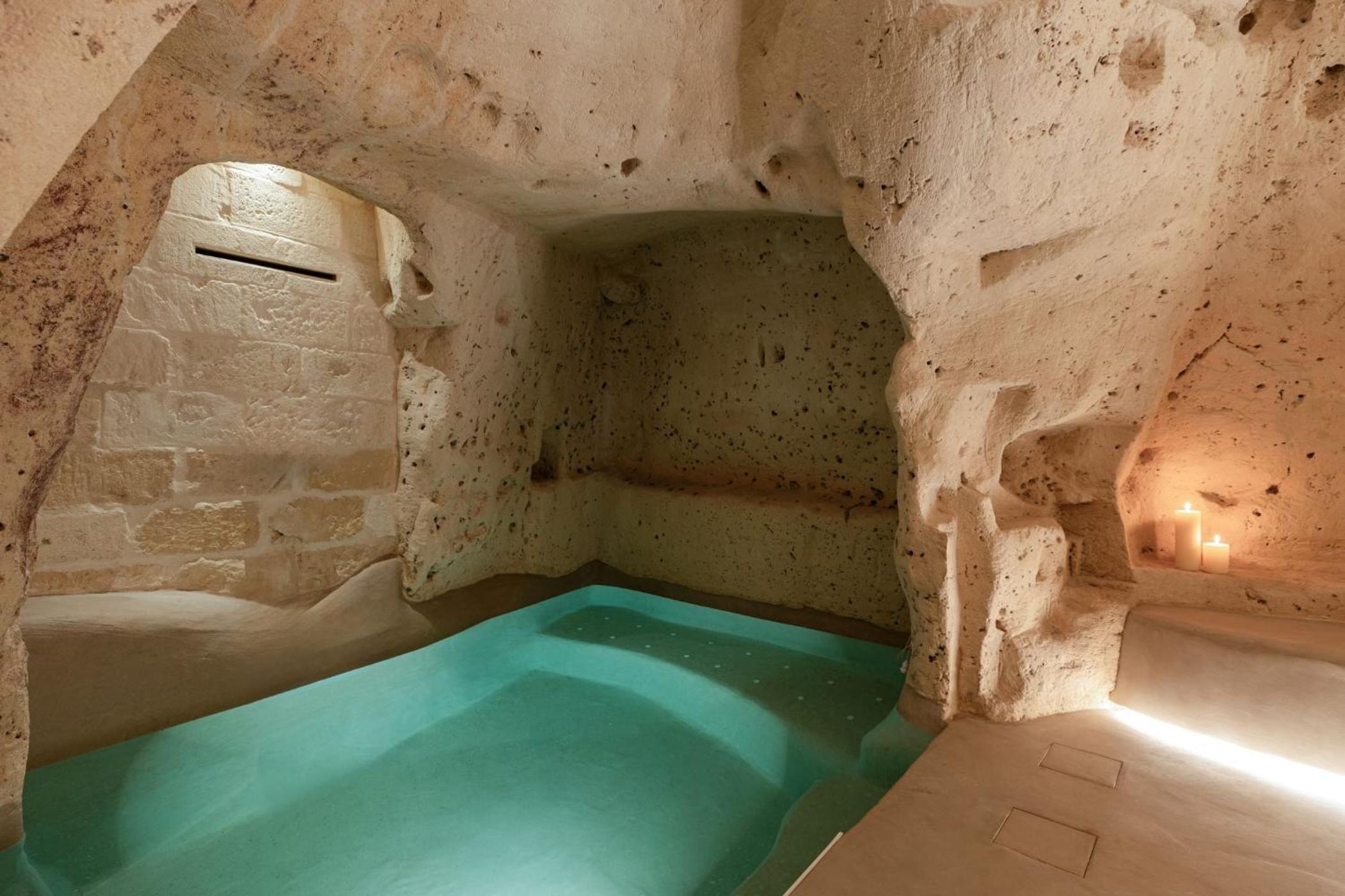 Suite with Private Spa photo 3