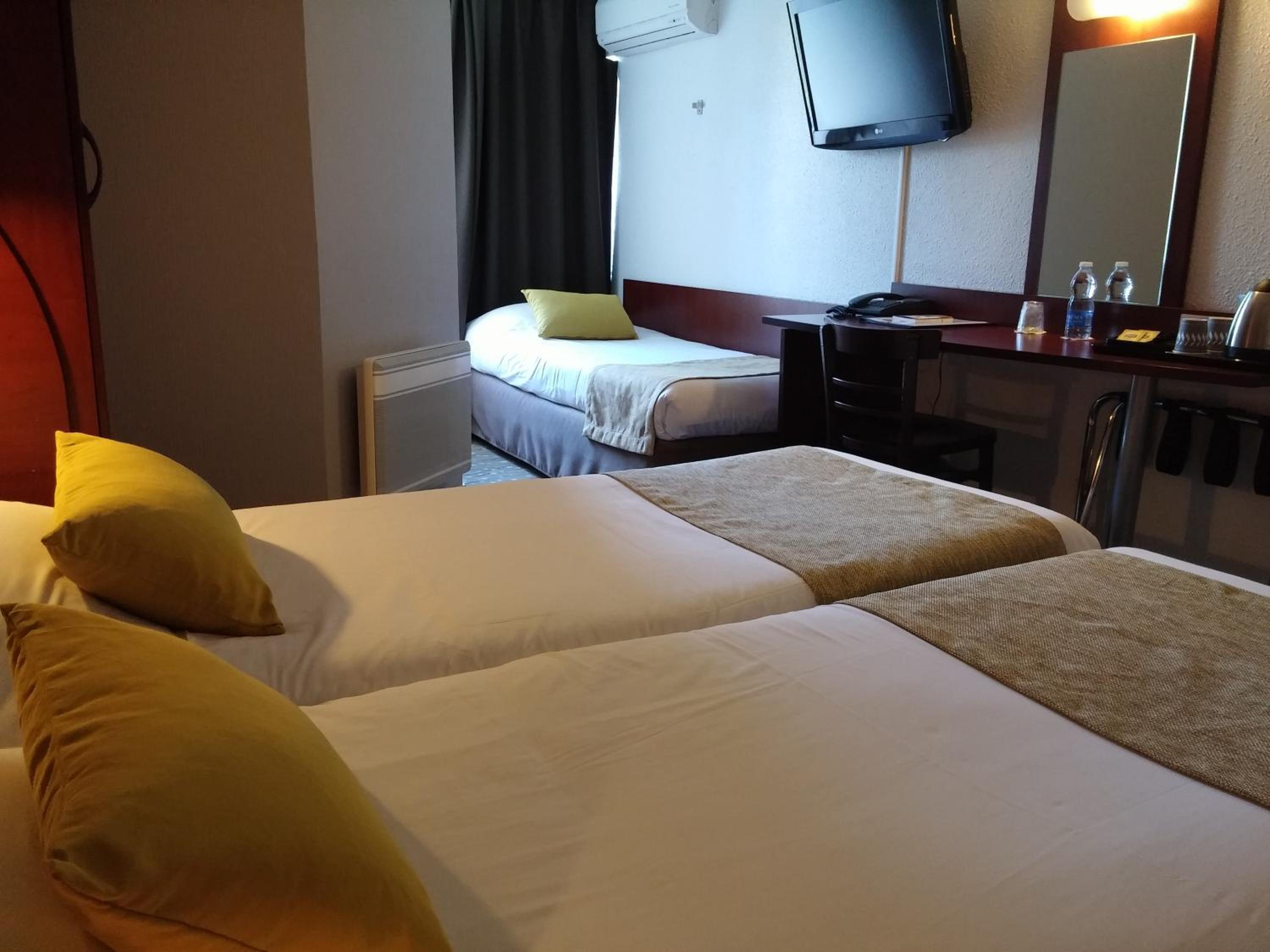 Triple Room - Photo 1