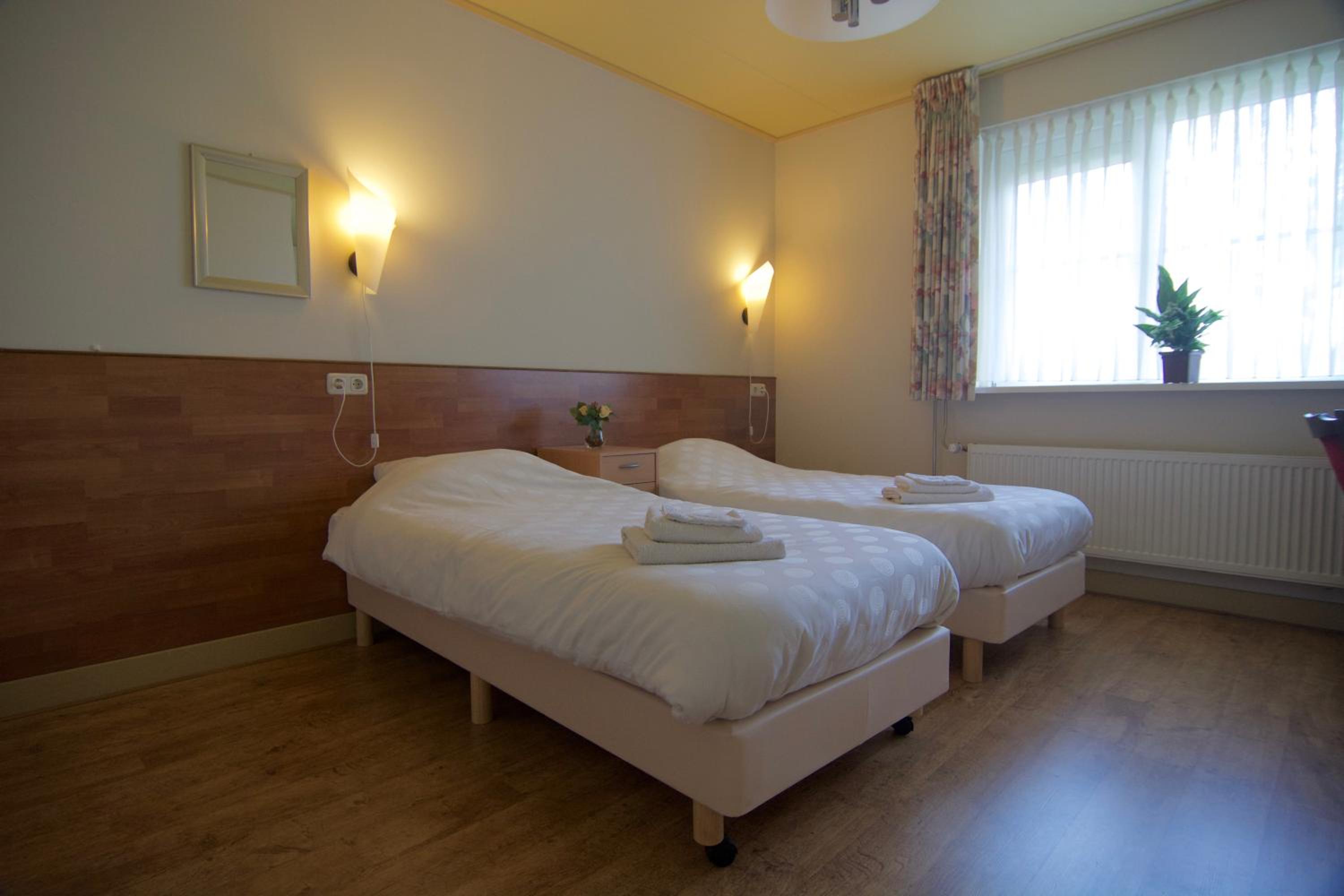 Standard Twin Room photo 3