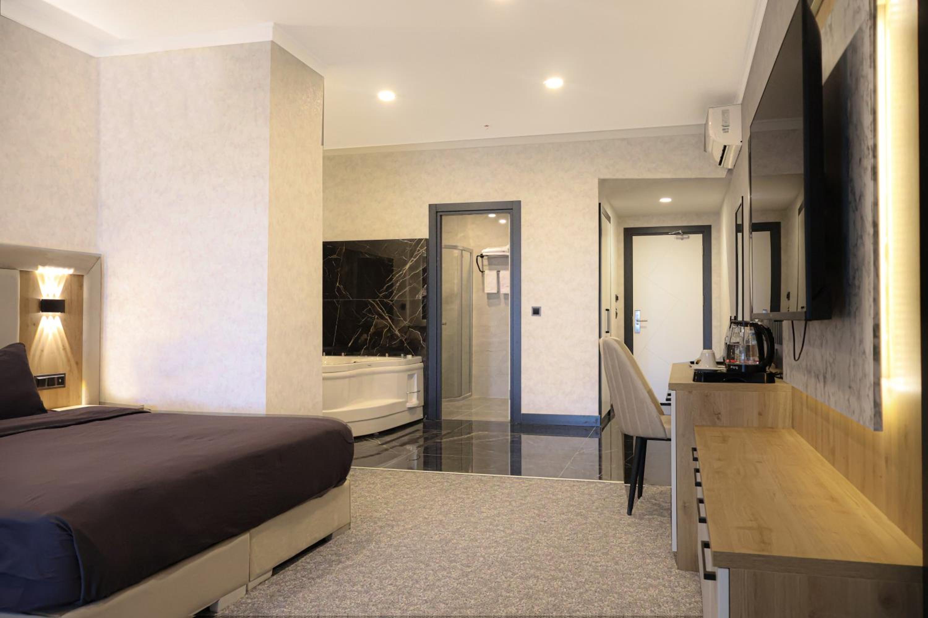Studio with Spa Bath photo 2