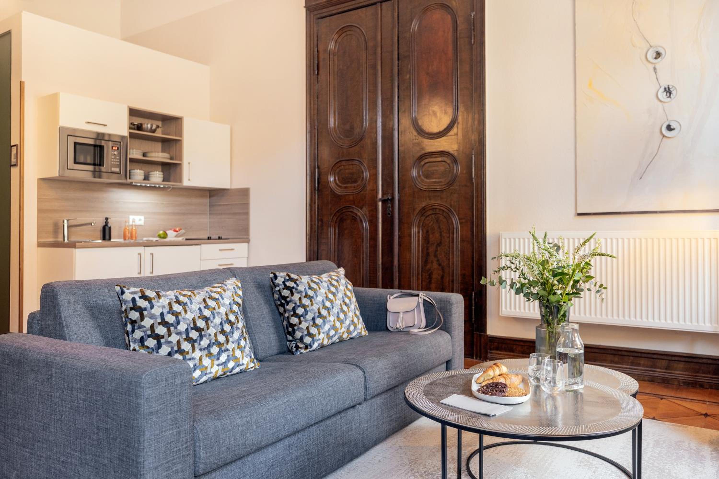 Deluxe Apartment thumbnail 6
