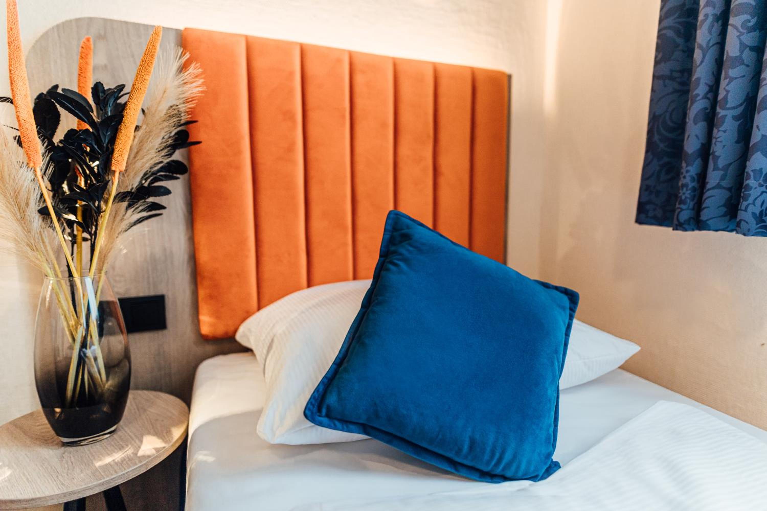 Standard Twin Room - Photo 13