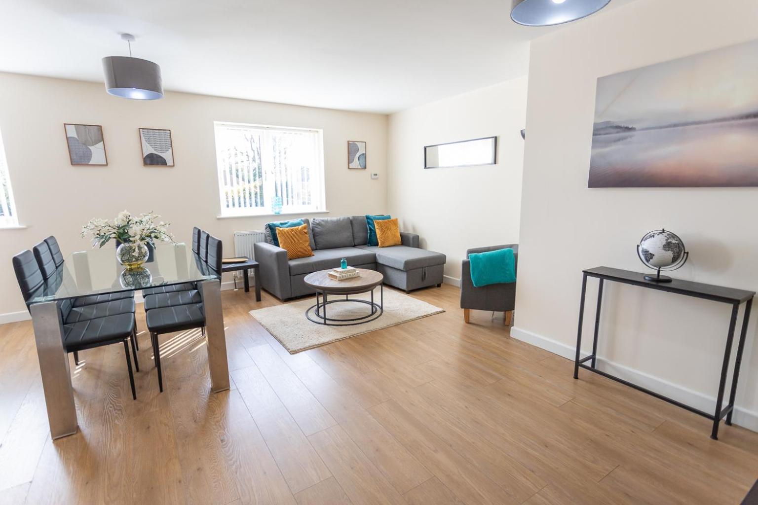 Apartment photo 1