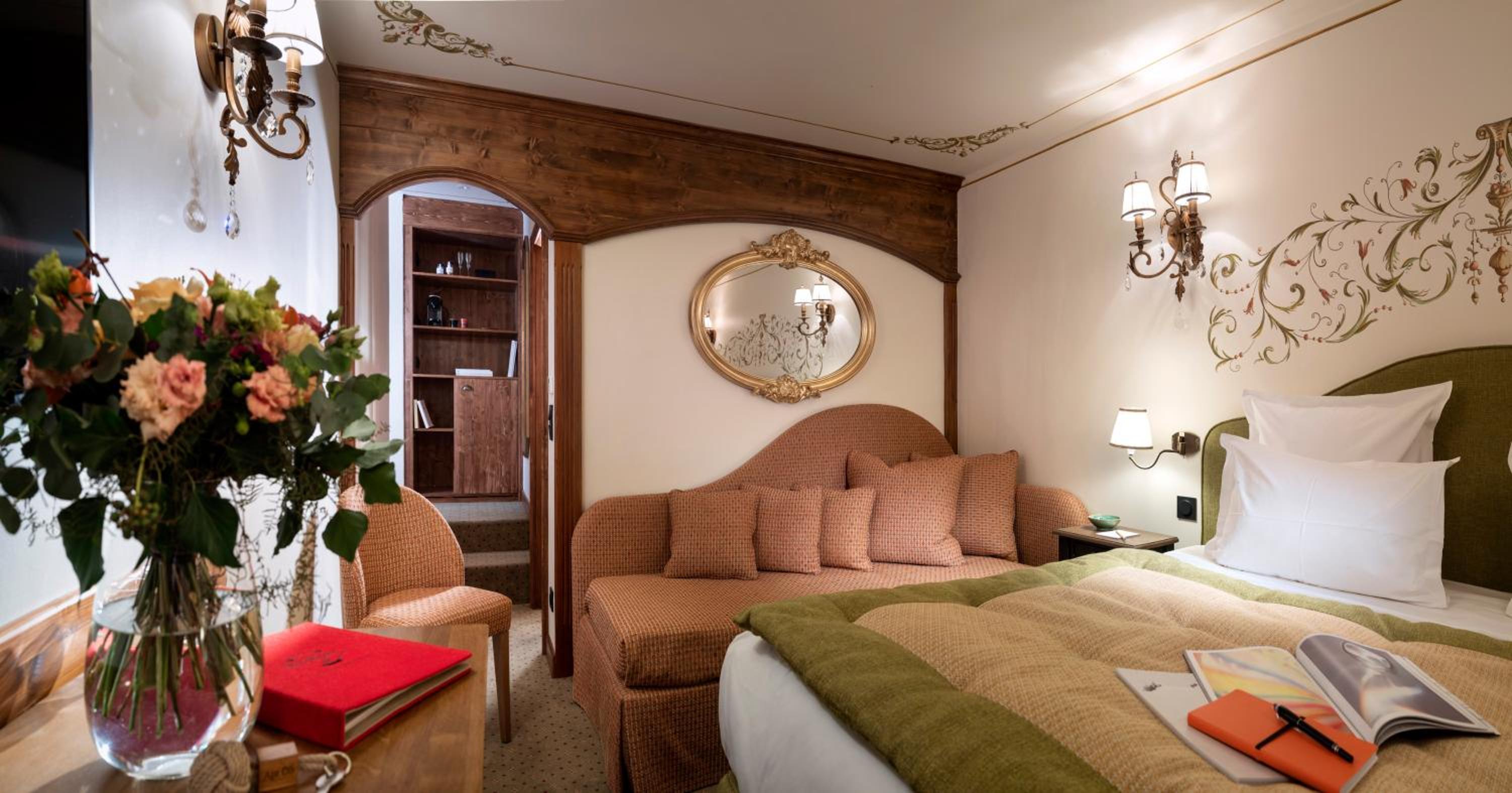 Double room with internal window