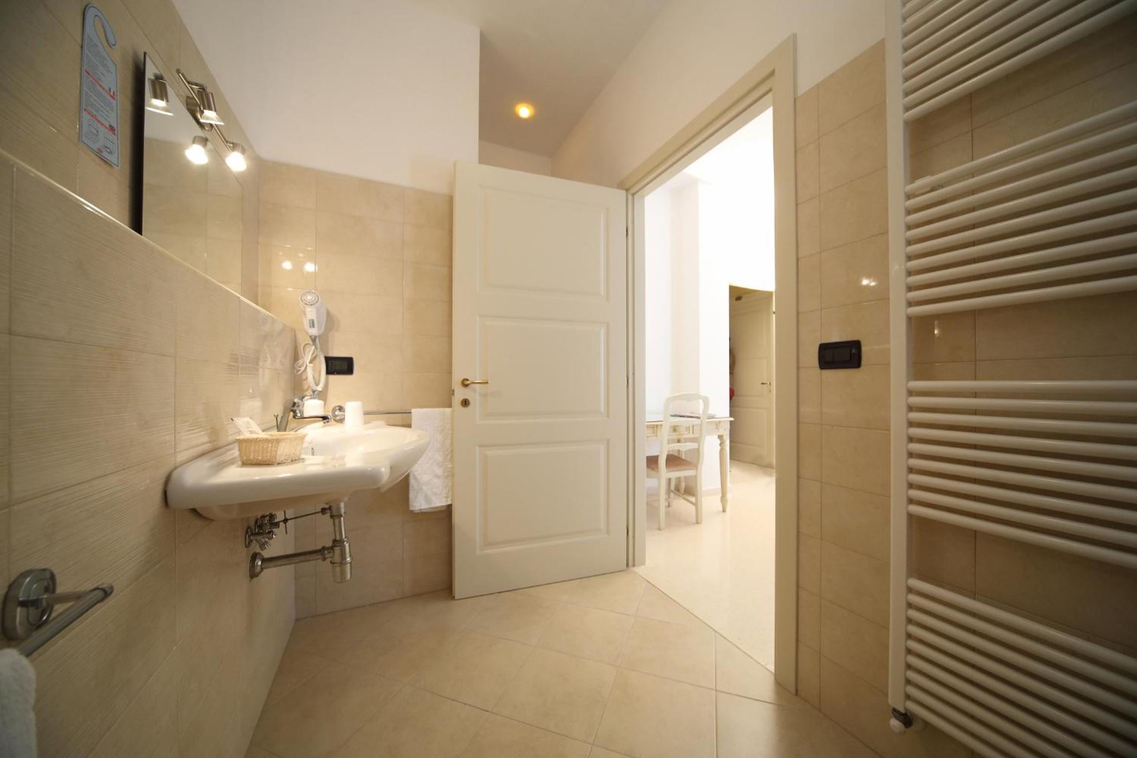 Superior Single Room photo 3
