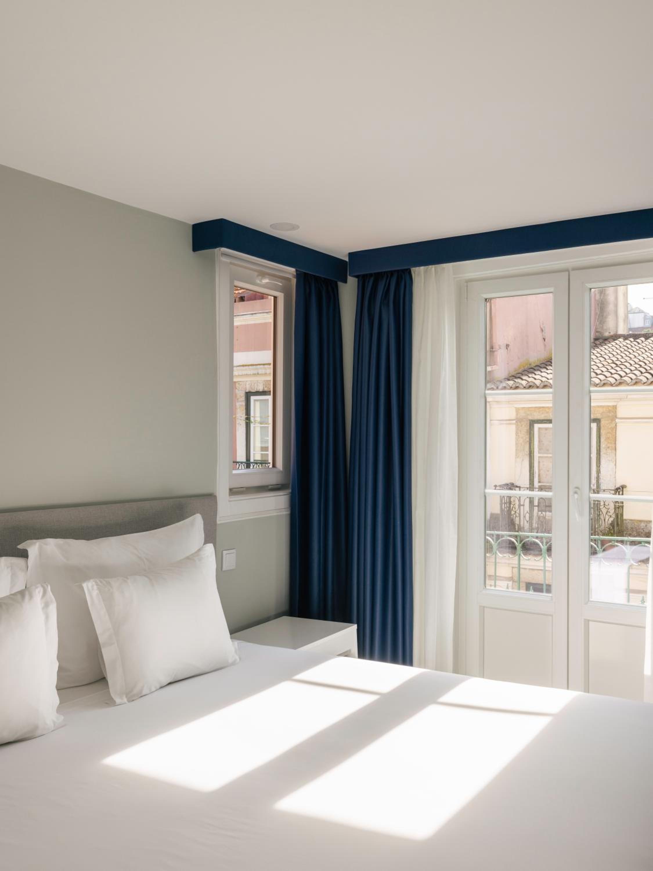 Premium Suite with Balcony & City View photo 2