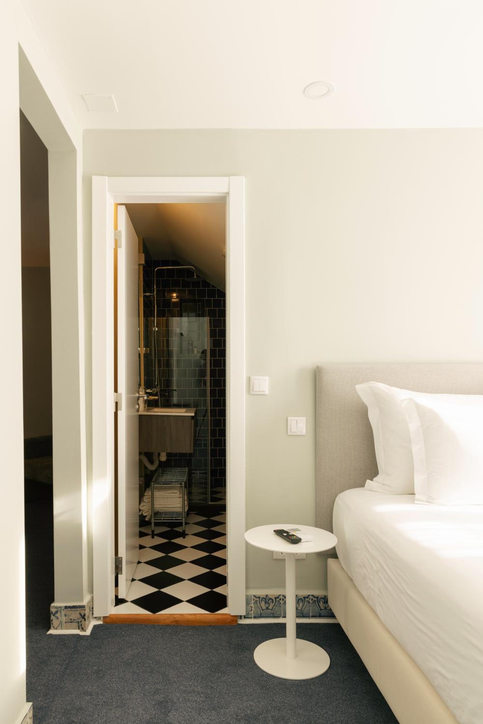 Premium Suite with Balcony & City View photo 3