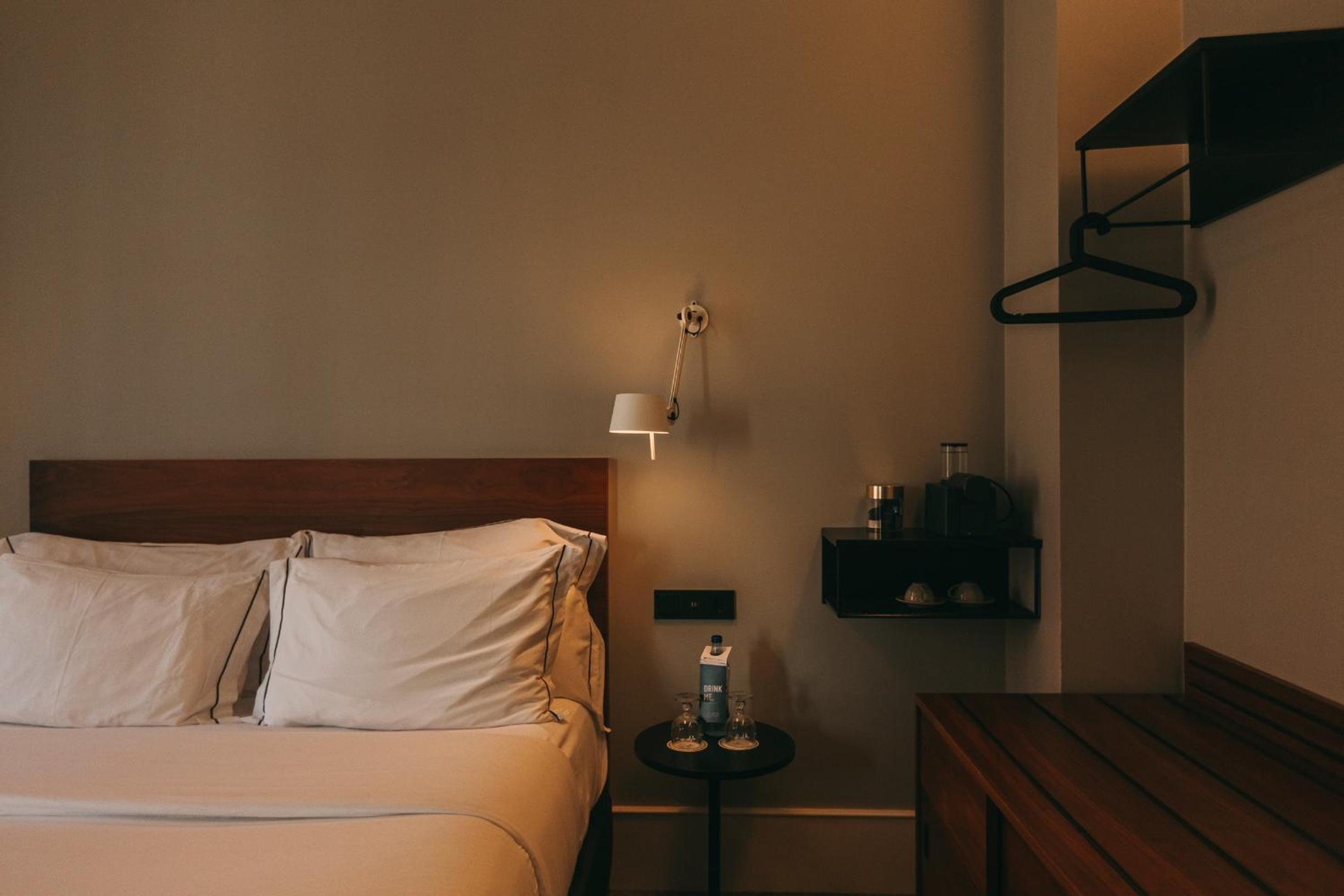 Double Room (Square) thumbnail 5