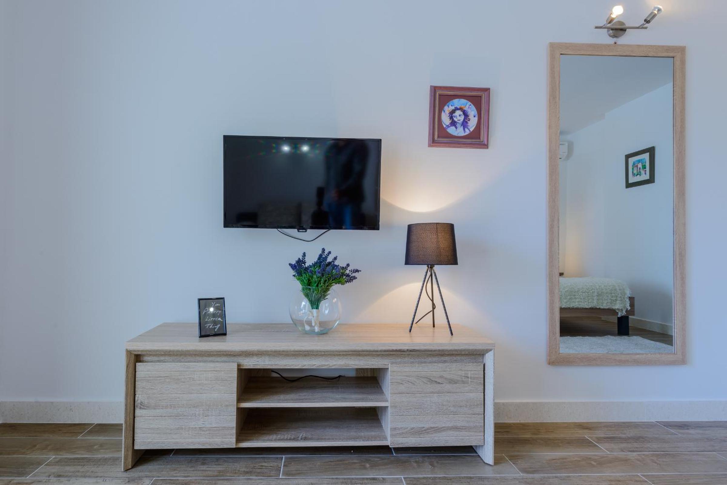 Studio Apartment photo 3