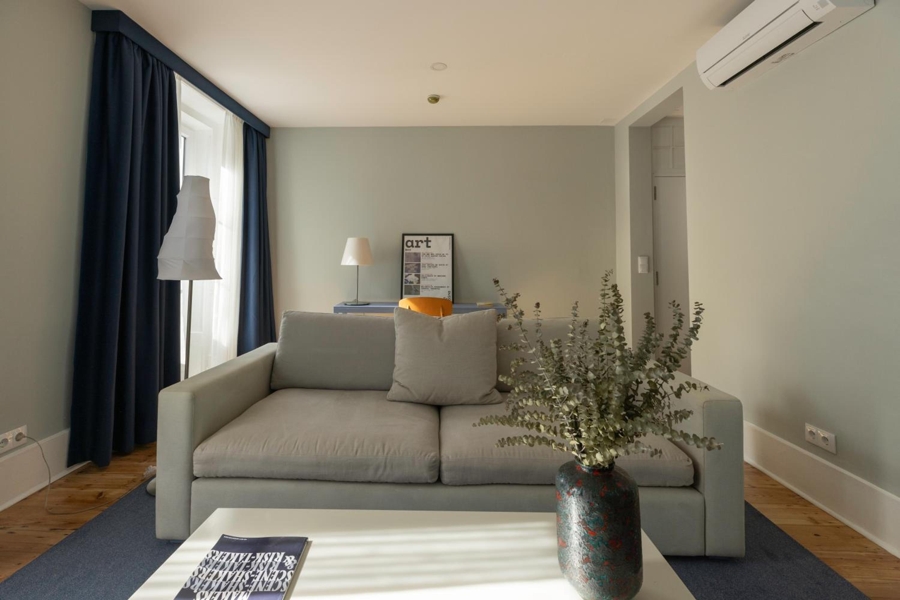 Premium One Bedroom Apartment with Balcony  photo 1