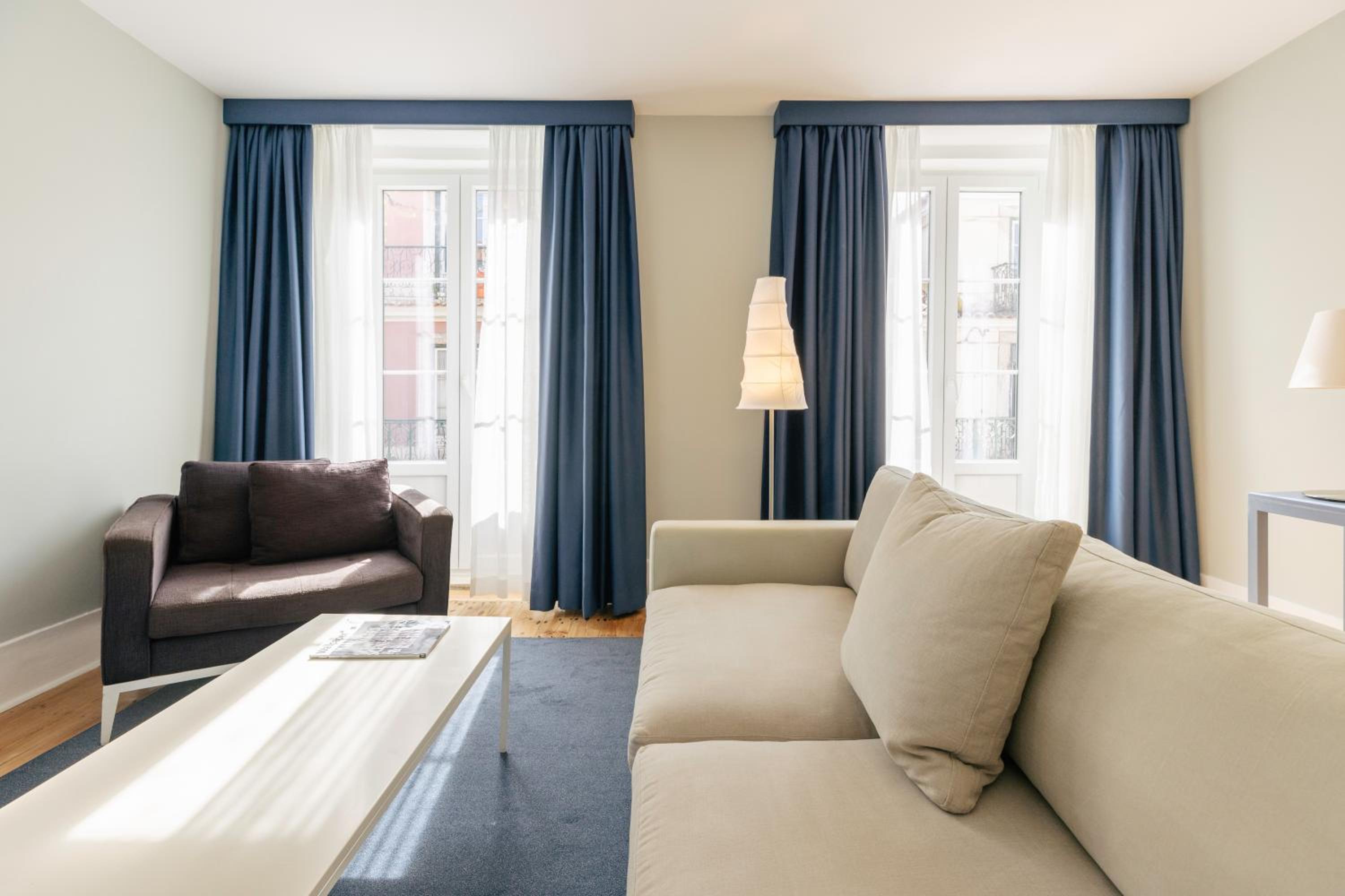 Premium One Bedroom Apartment with Balcony  photo 3