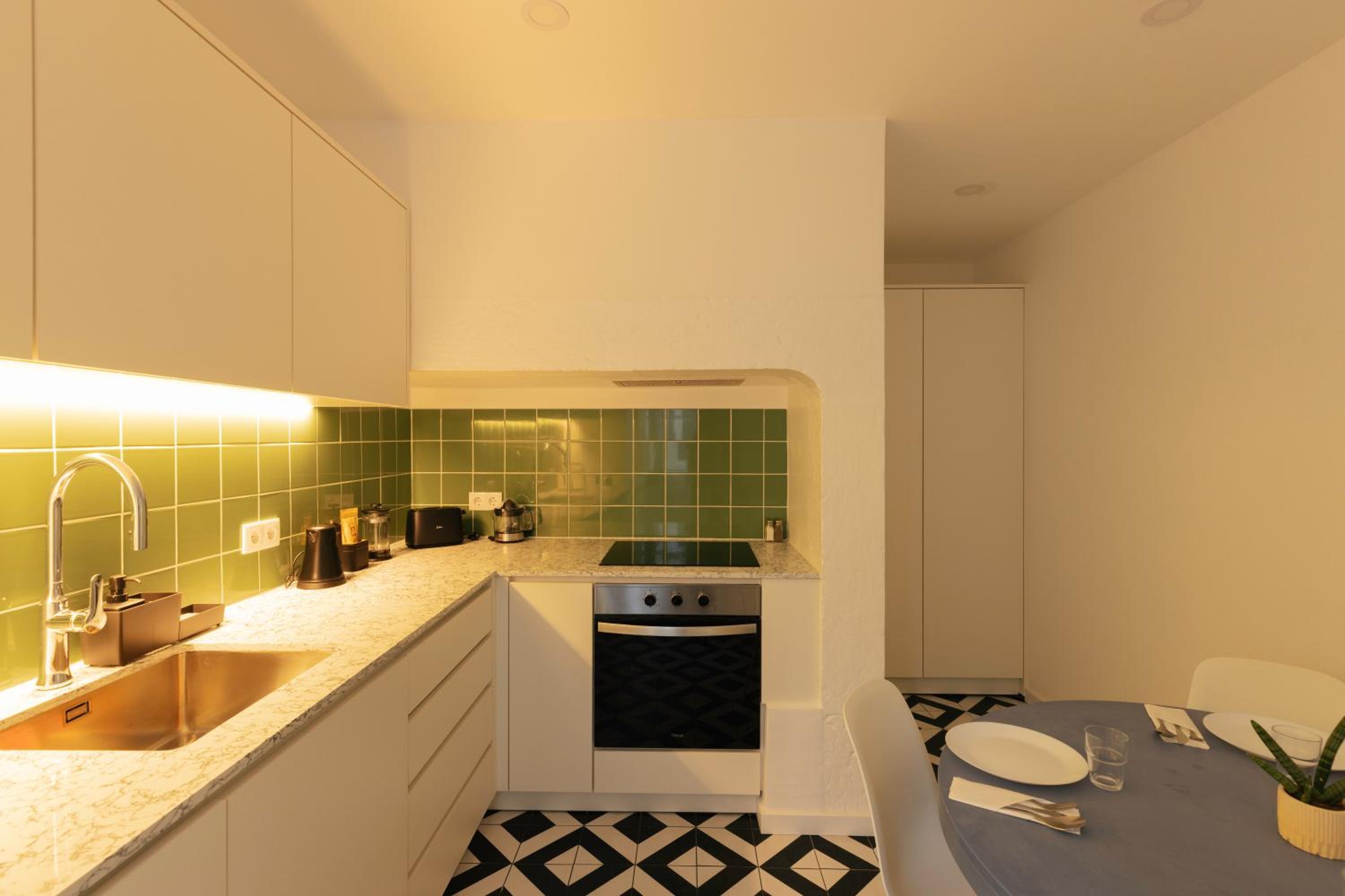 Premium One Bedroom Apartment with Balcony  photo 2