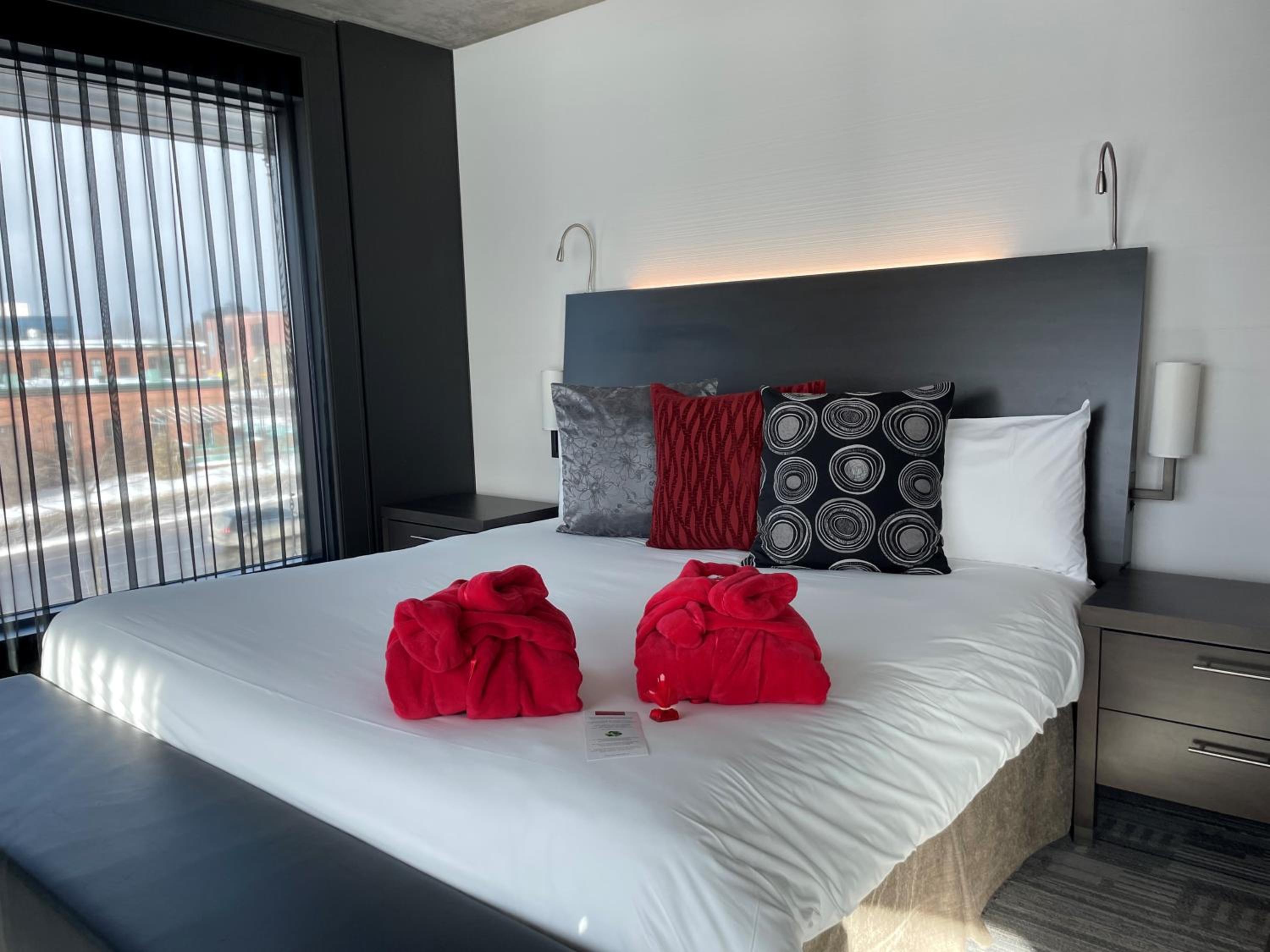 Suite with Lake View