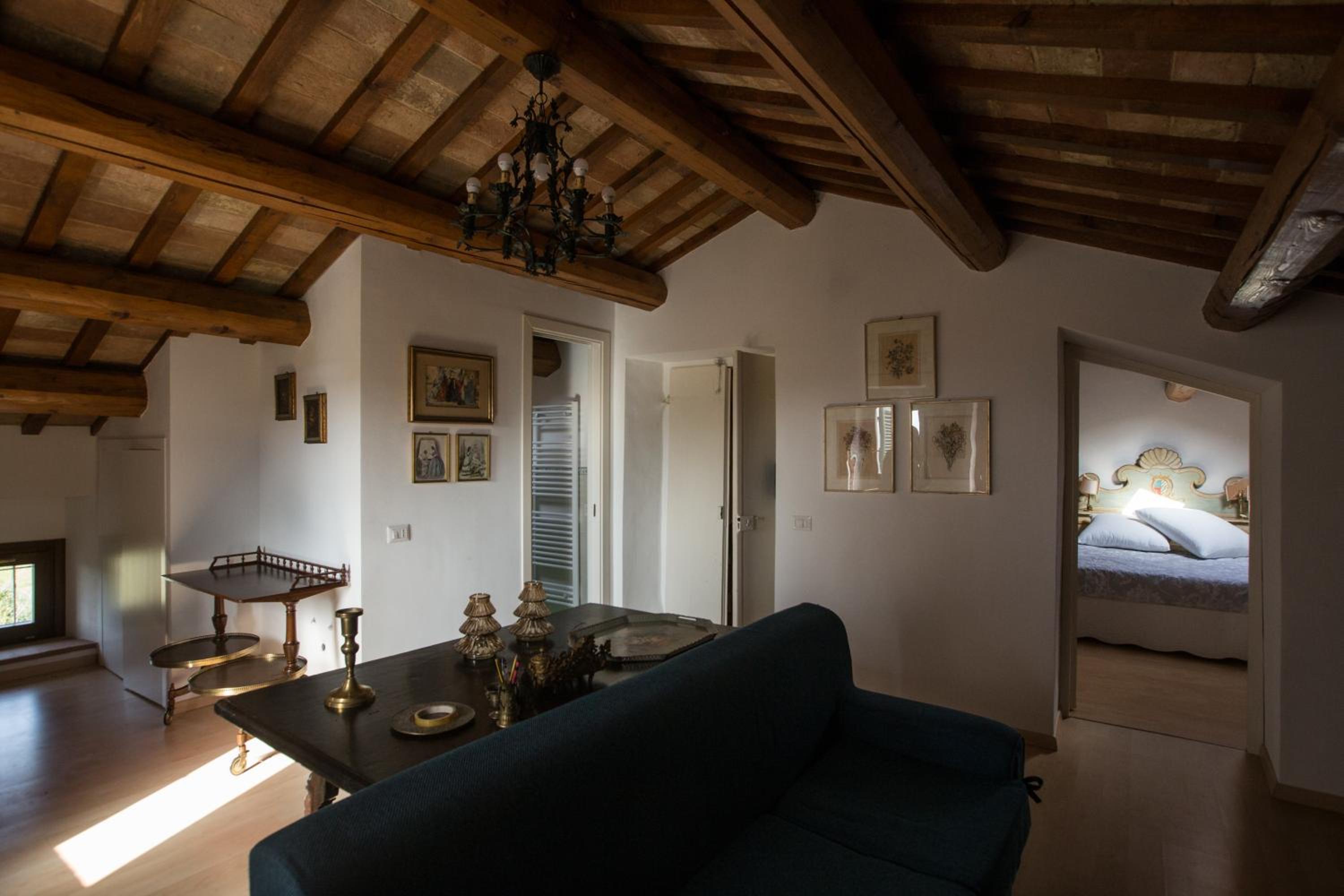Large Double Room - Photo 2