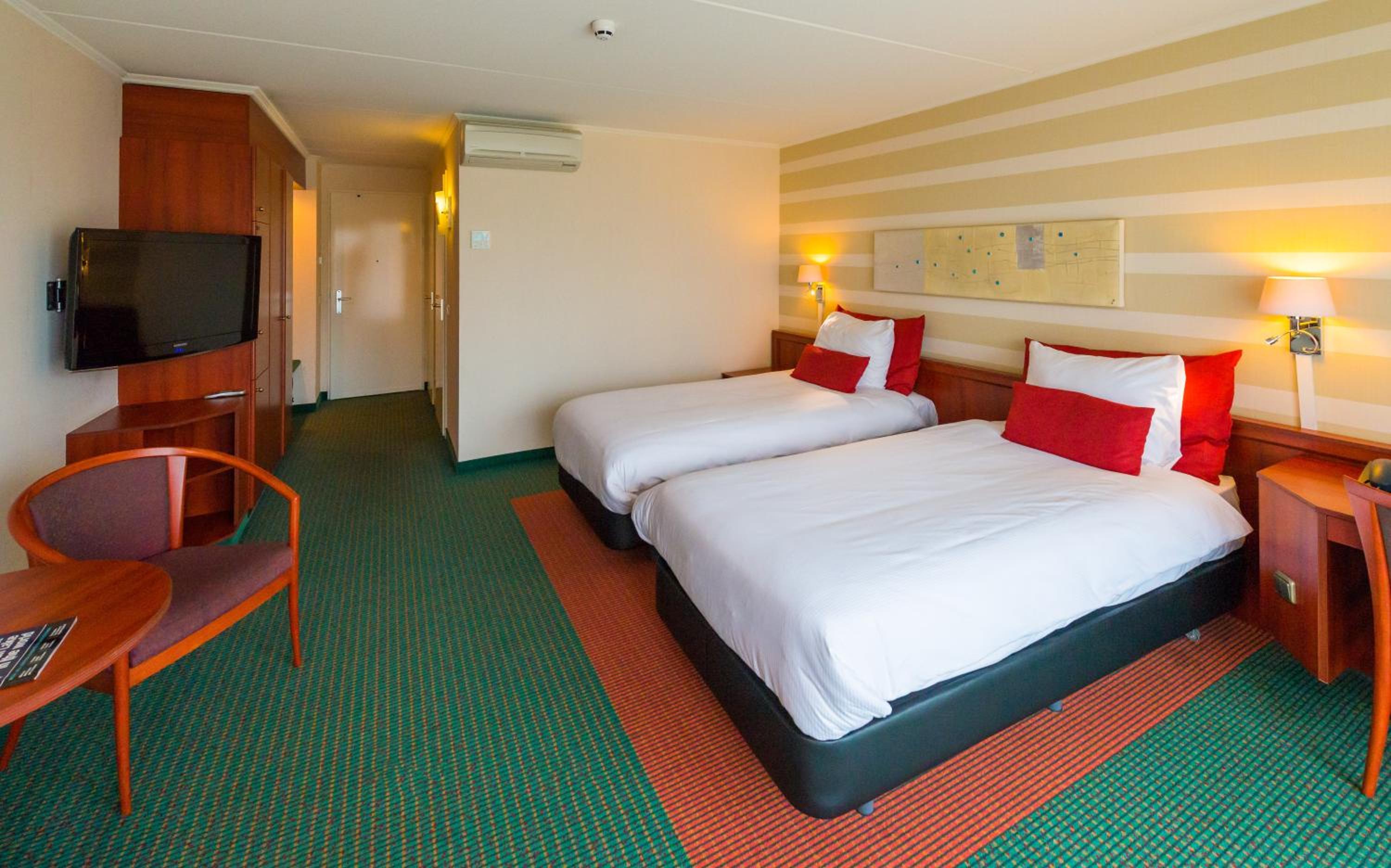 Twin Room - Photo 3