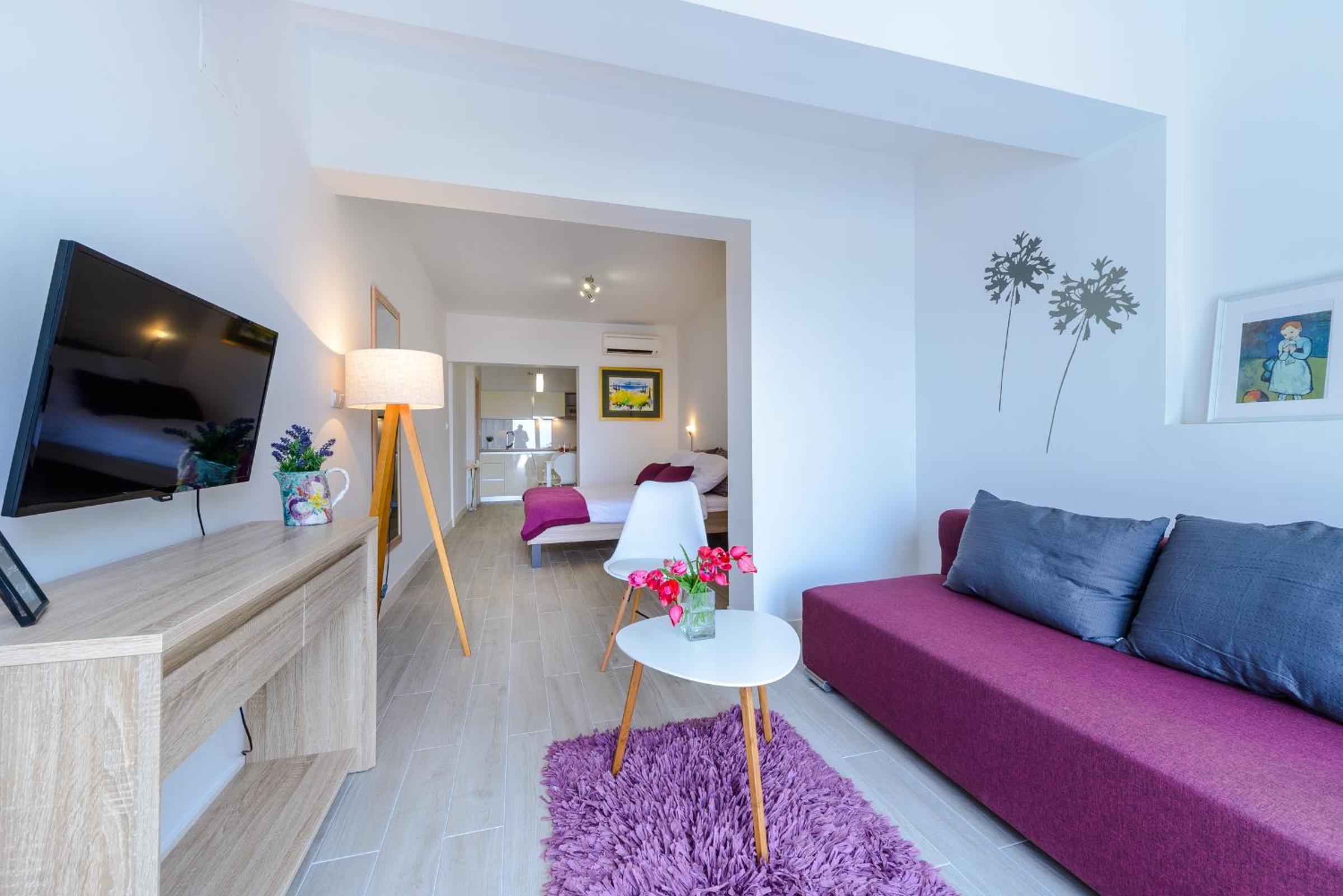 Studio Apartment photo 2