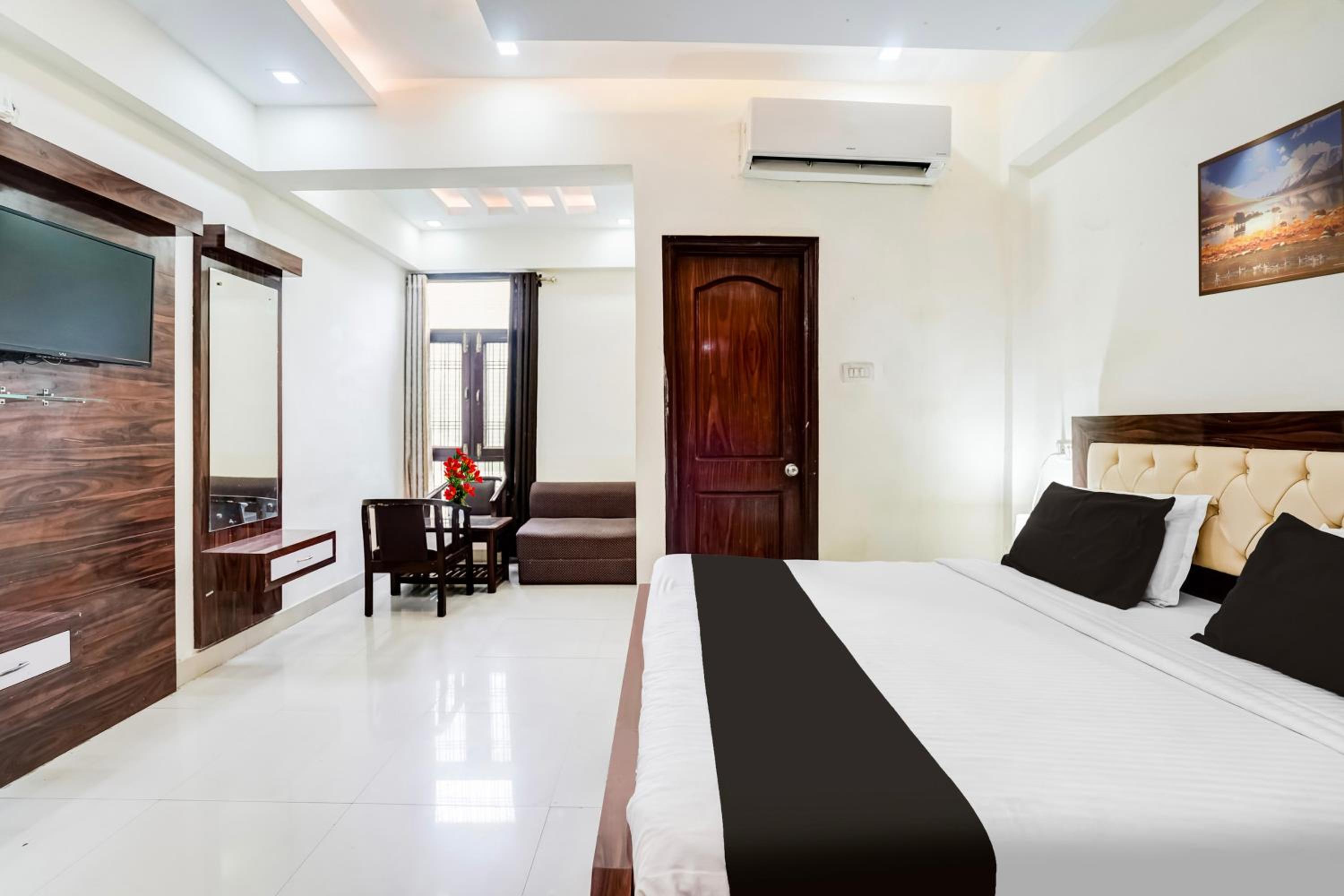 Deluxe Double Room photo 2