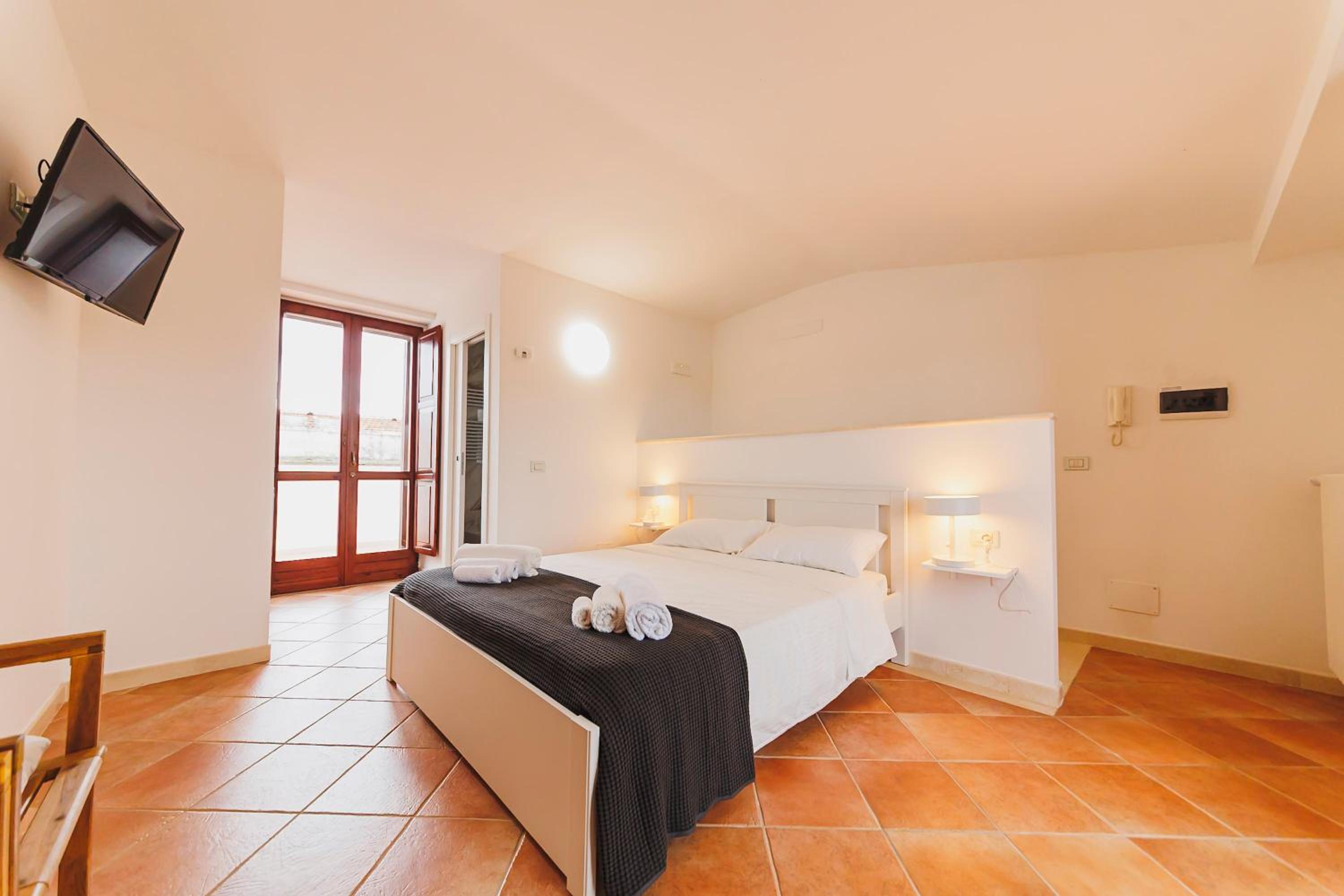 Superior One-Bedroom Apartment with Balcony