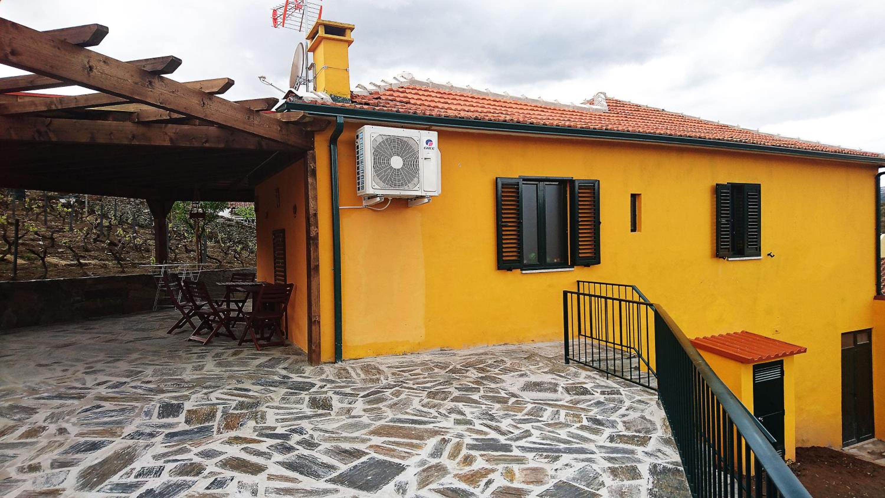 Three-Bedroom Villa - Photo 2