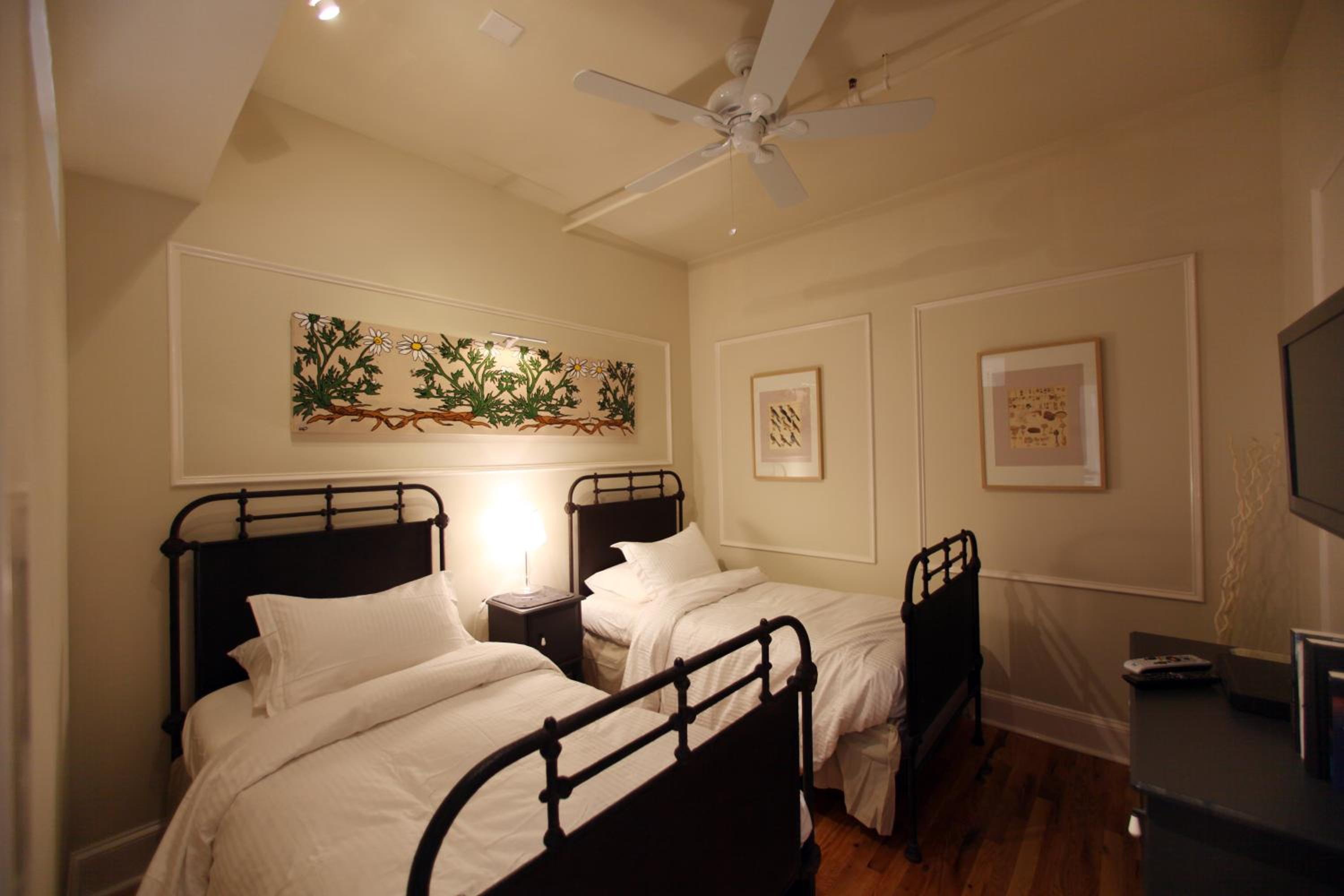 Two-Bedroom Suite with Terrace - Photo 2