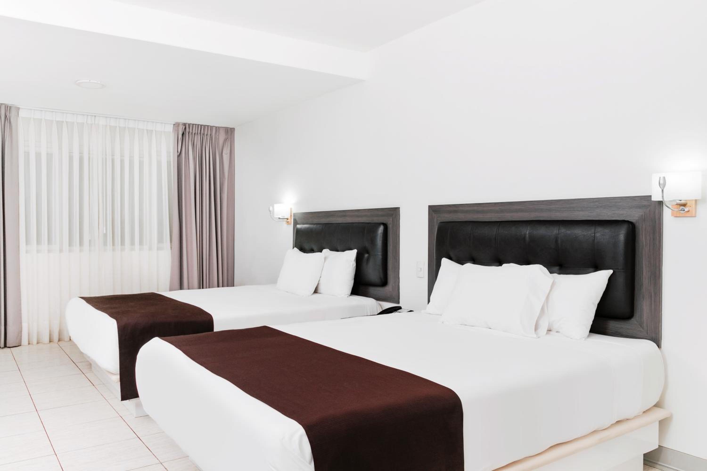 Double Room with Two Double Beds - Non-Smoking photo 1