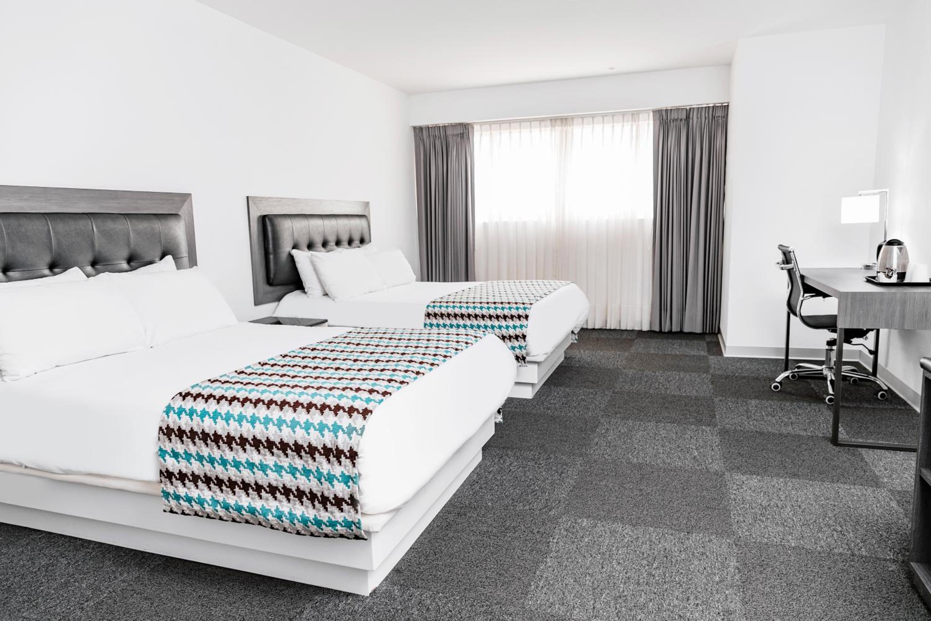 Superior Double Room with Two Double Beds - Non-Smoking - Photo 1