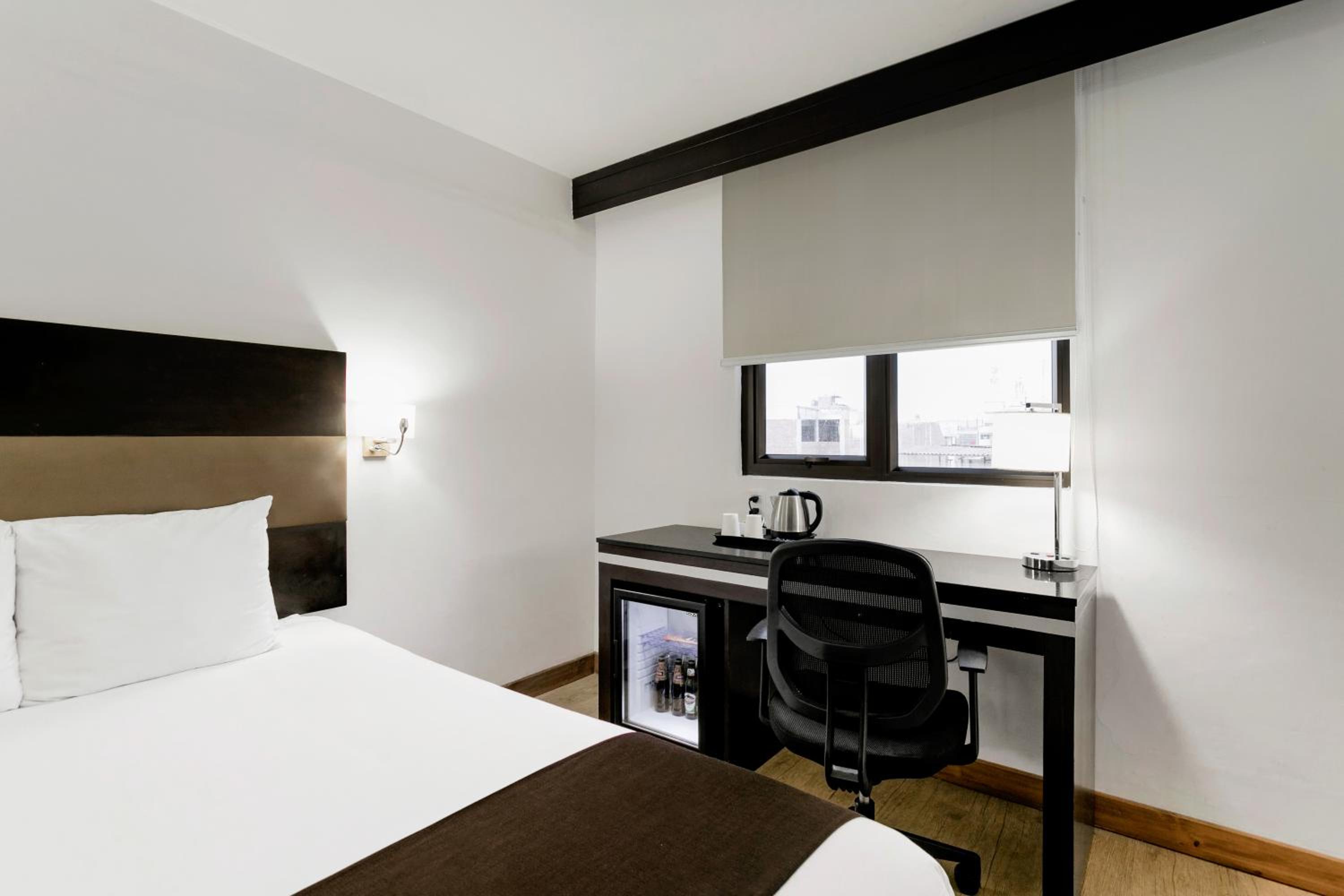 Standard Double Room - Photo 4