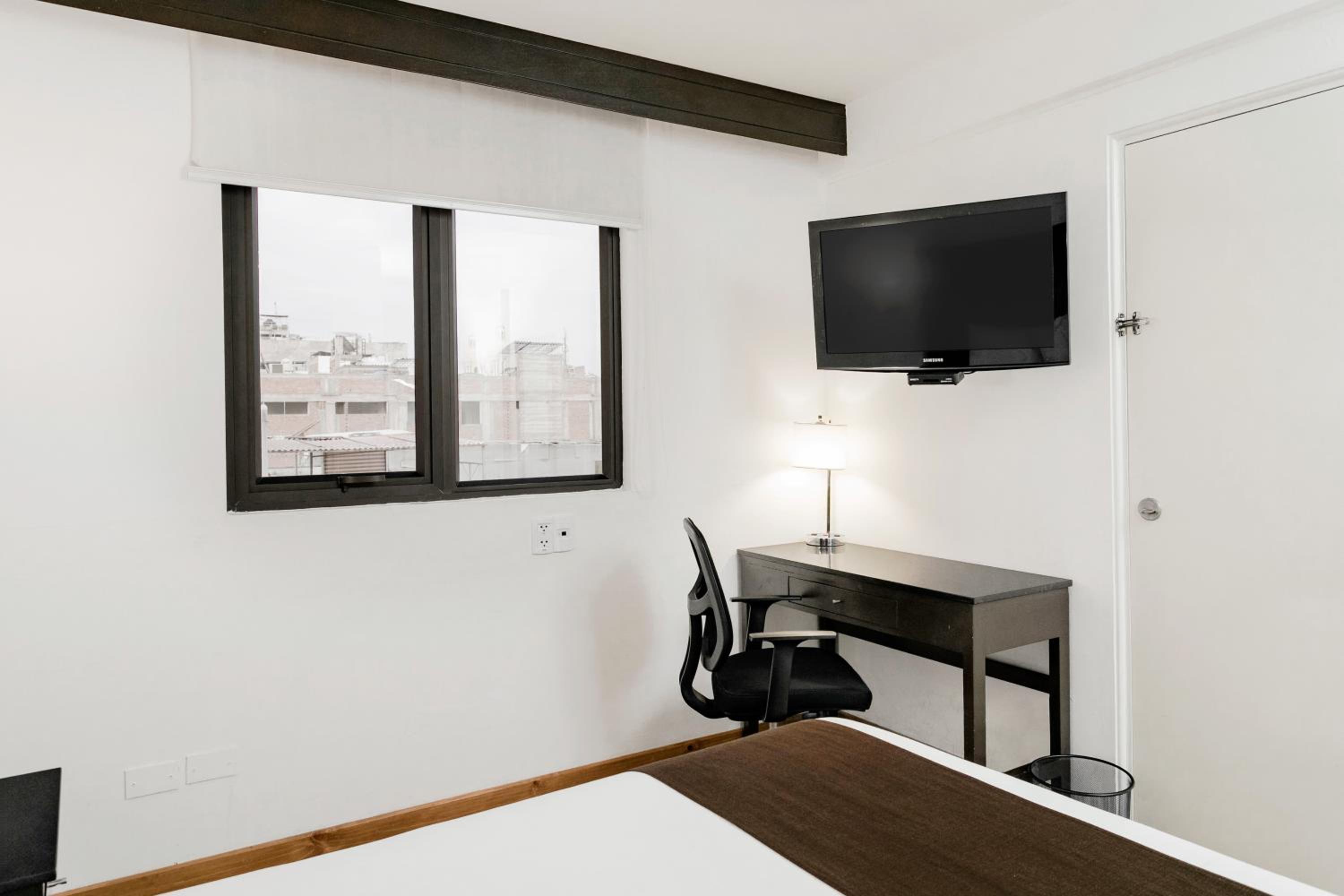 Standard Double Room - Photo 3