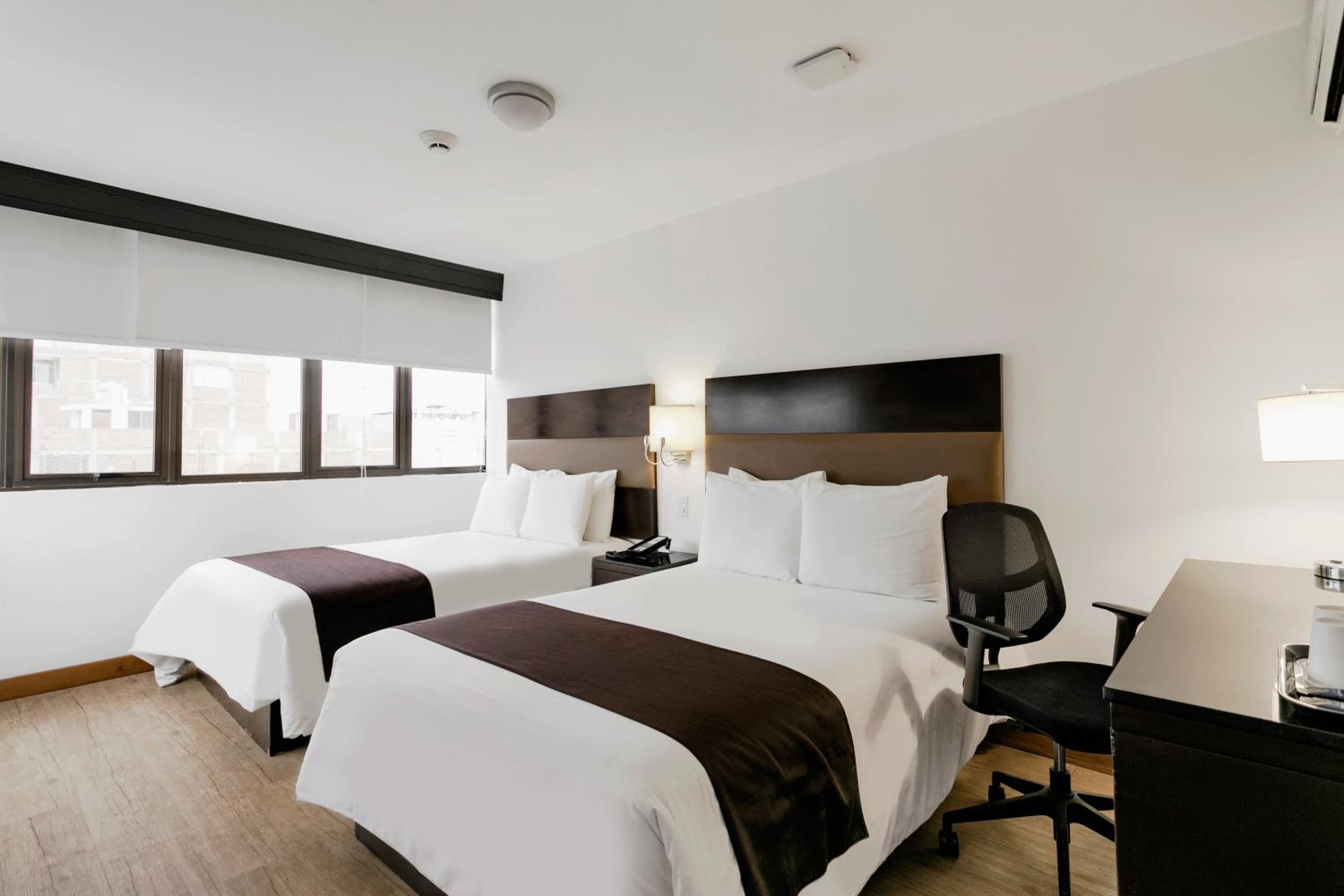 Standard Twin Room - Photo 1