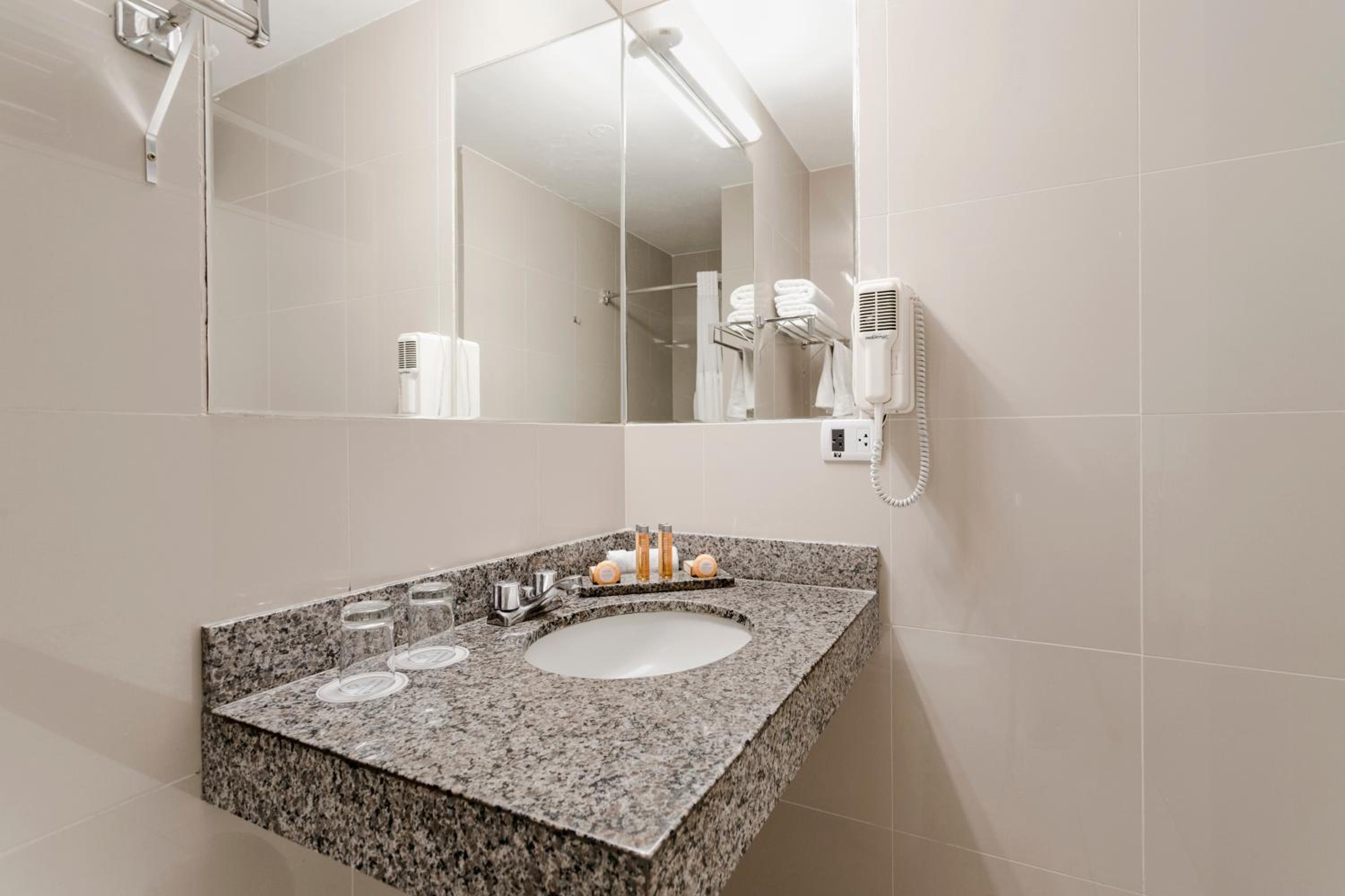 Superior Twin Room - Photo 1