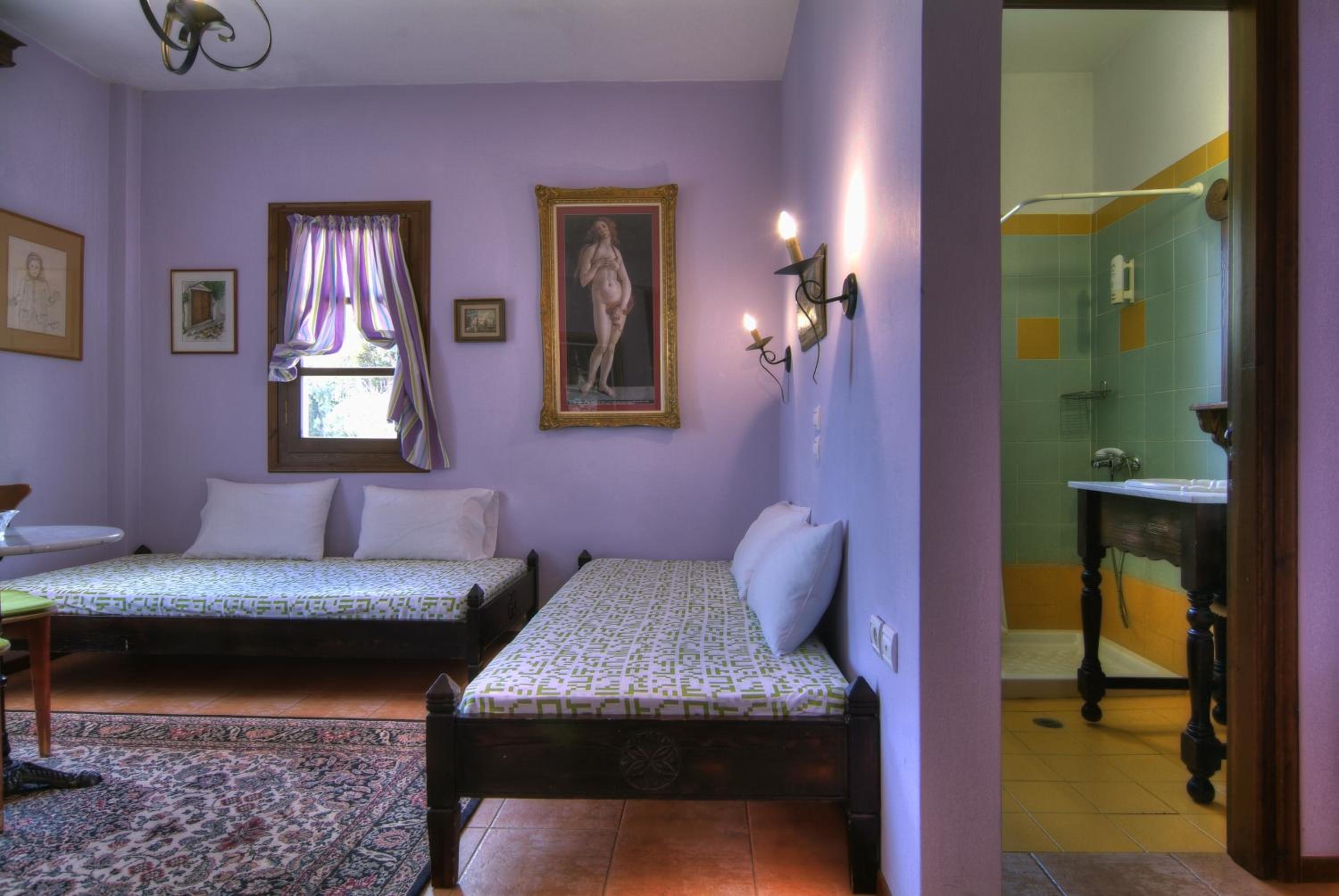 Family Room - Photo 3