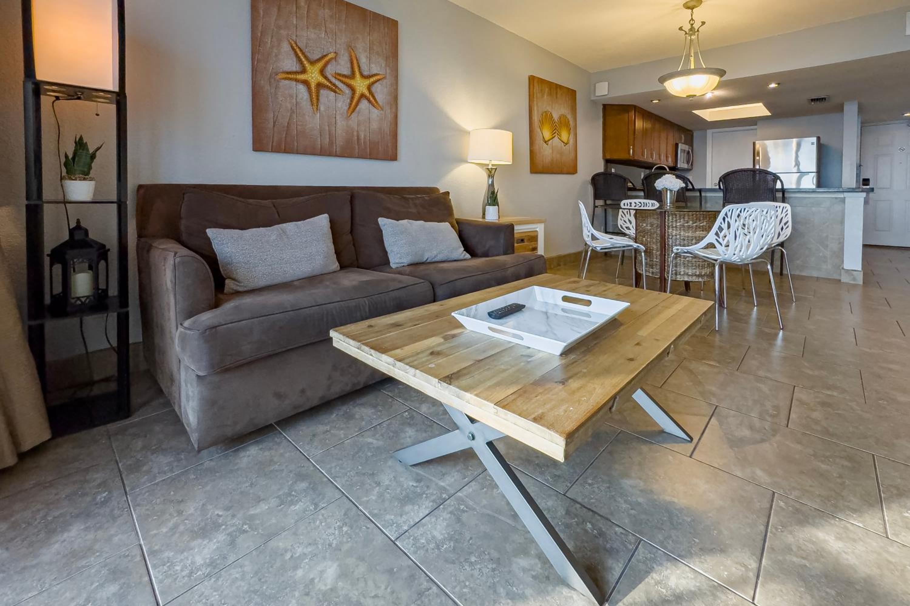 Two-Bedroom Condominium(9th-12th Floor) - Photo 2