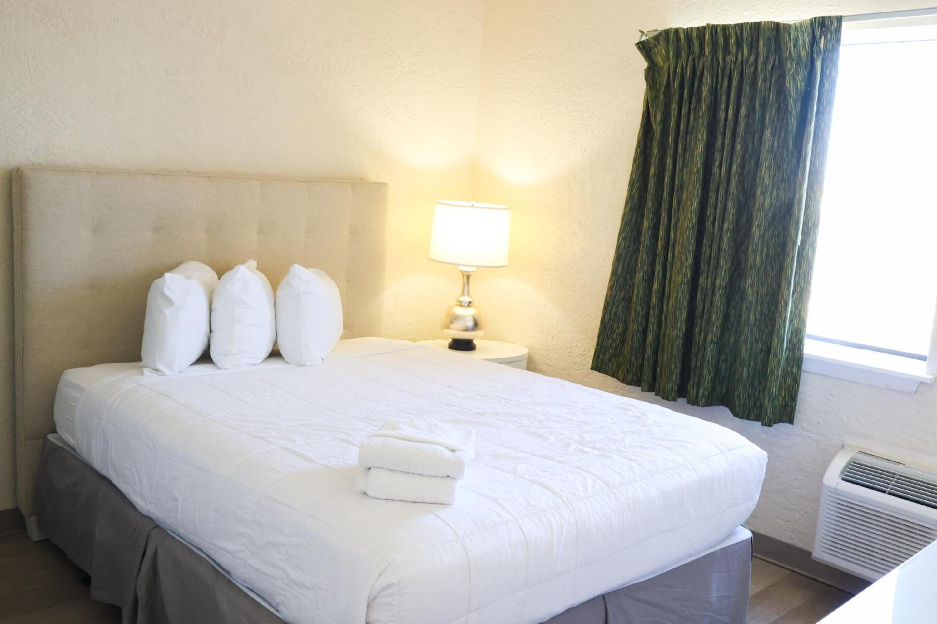 Street View - 2 Beds w/ Kitchen - Pet Friendly photo 2