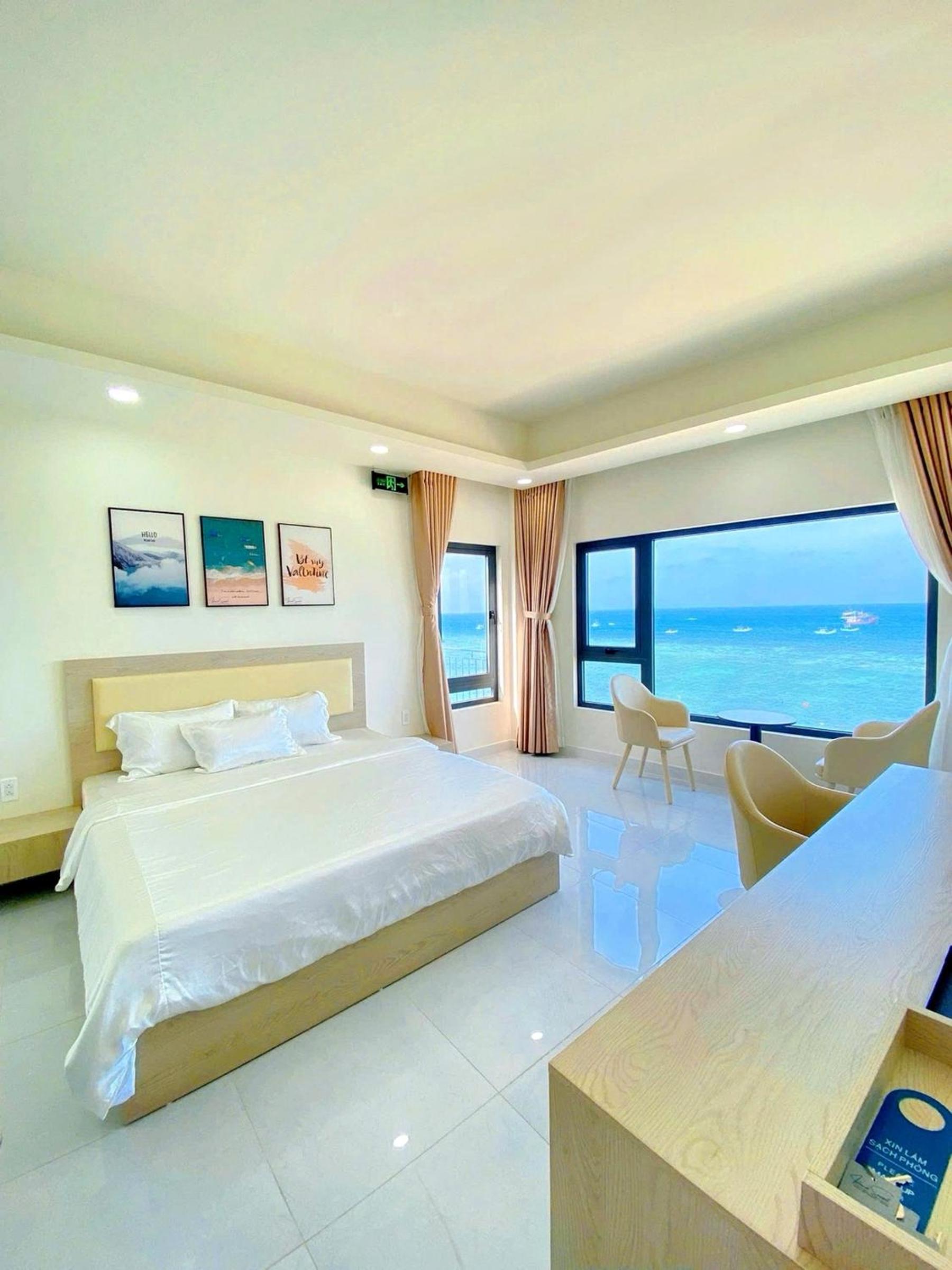 Deluxe Double Room with Sea View photo 1