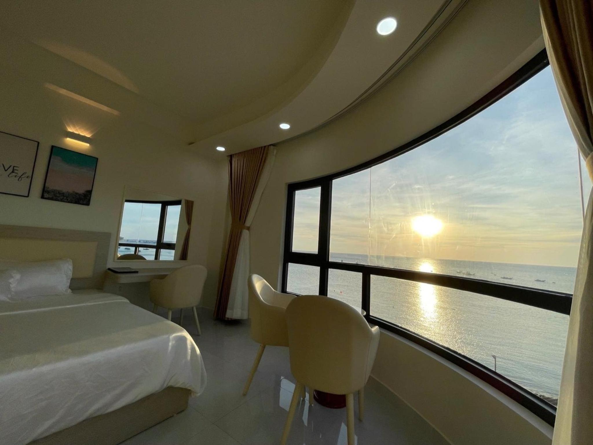 Deluxe Double Room with Sea View photo 3
